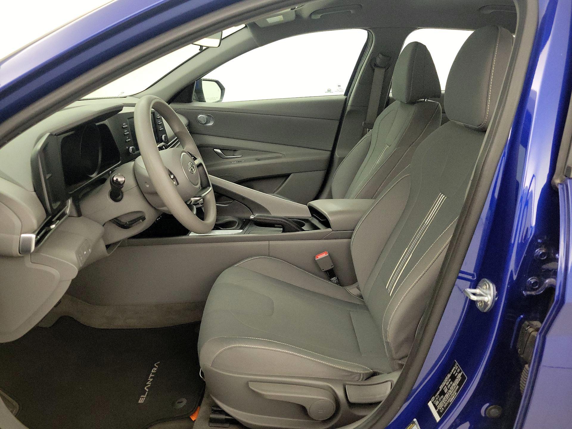 Thumbnail: 2022 Hyundai Elantra - 11