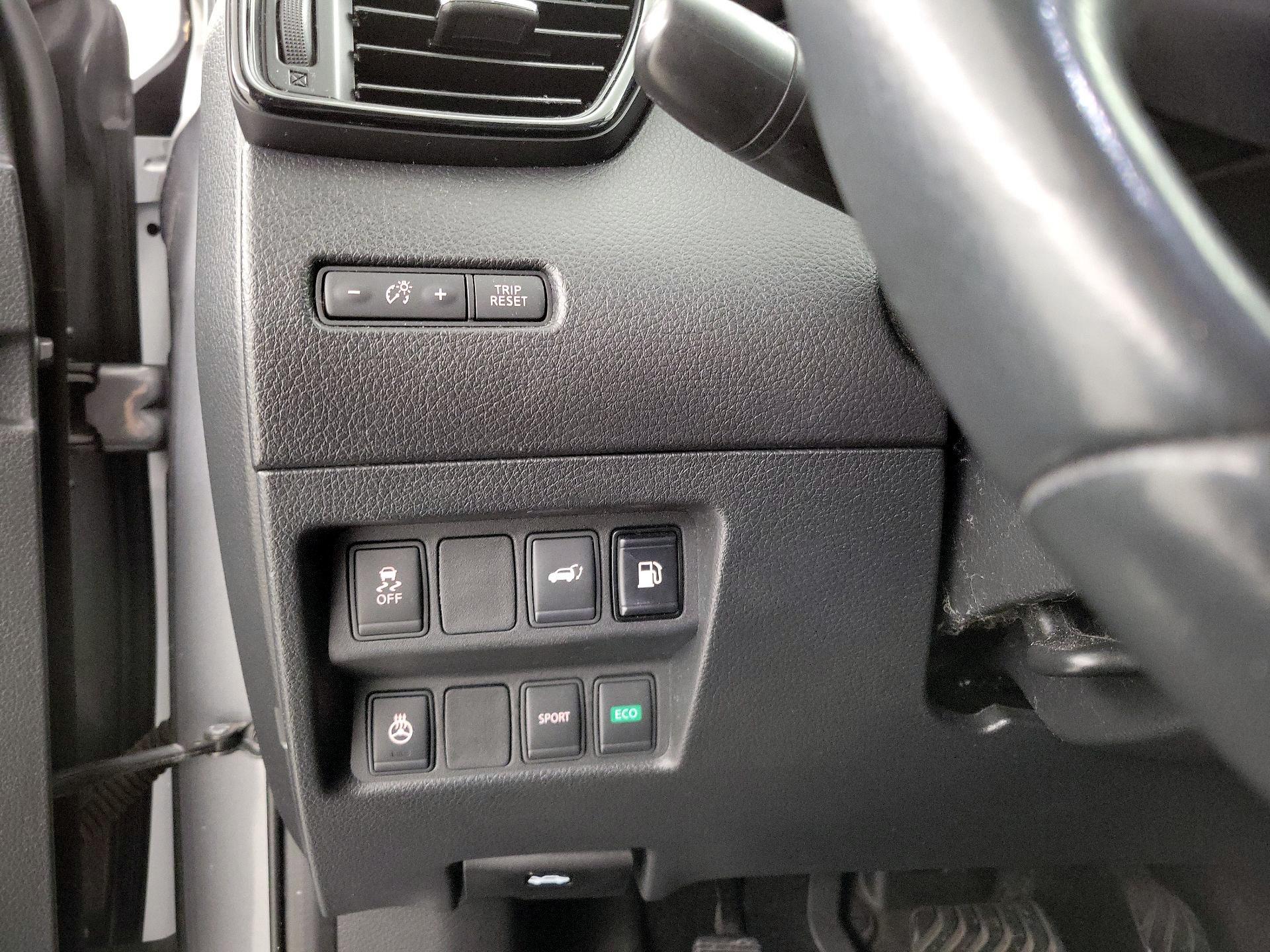 Thumbnail: 2018 Nissan Rogue - 13