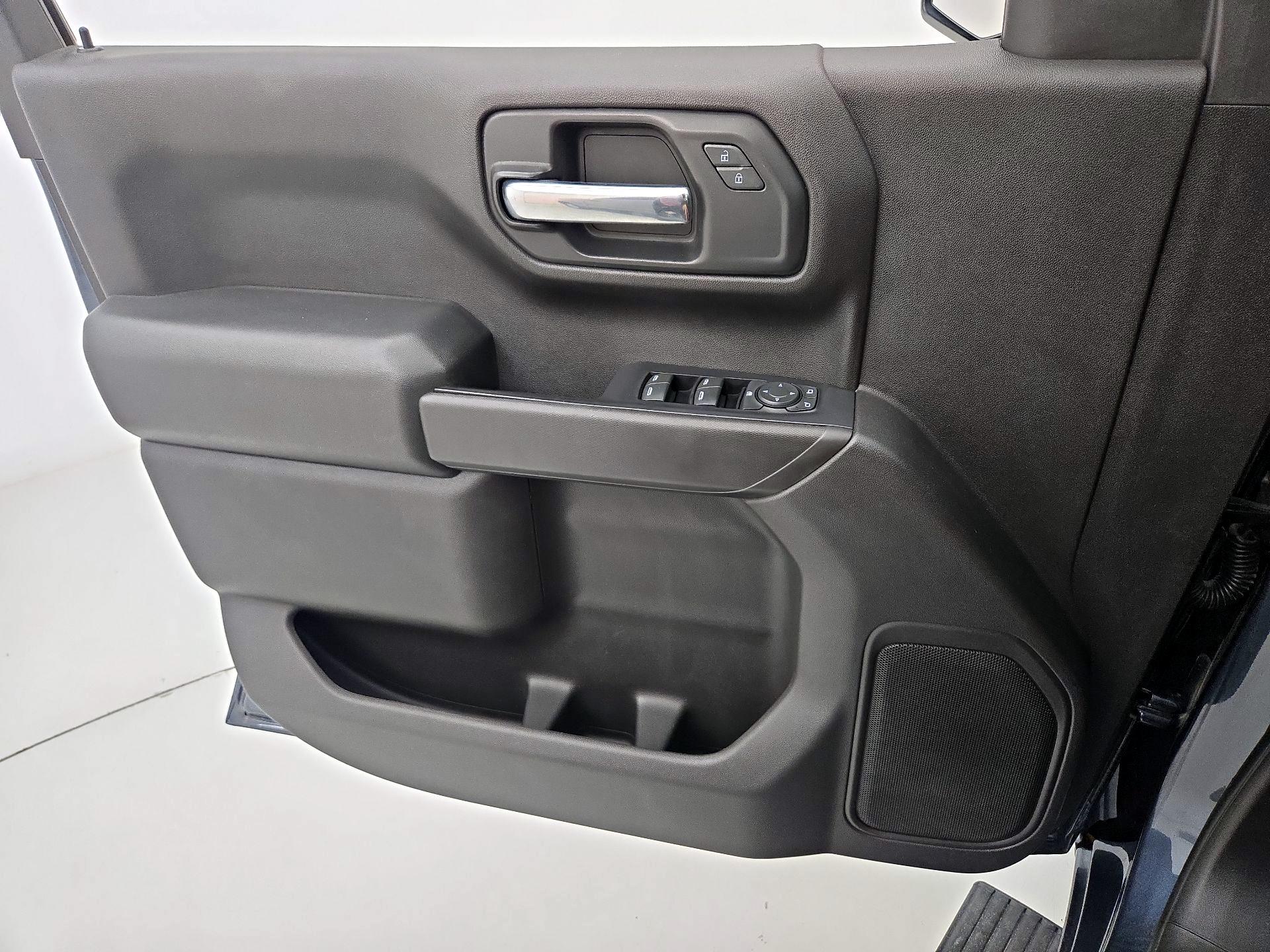 Thumbnail: 2020 Chevrolet Silverado 1500 - 12