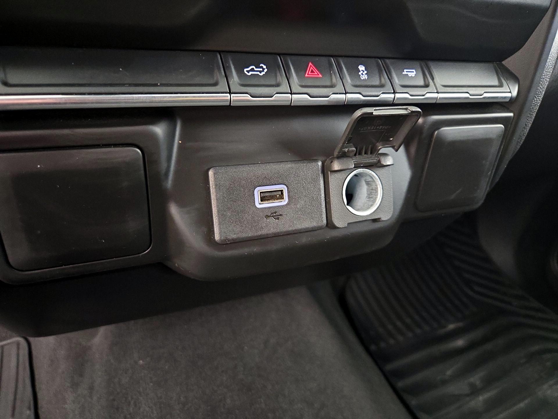 Thumbnail: 2020 Chevrolet Silverado 1500 - 18