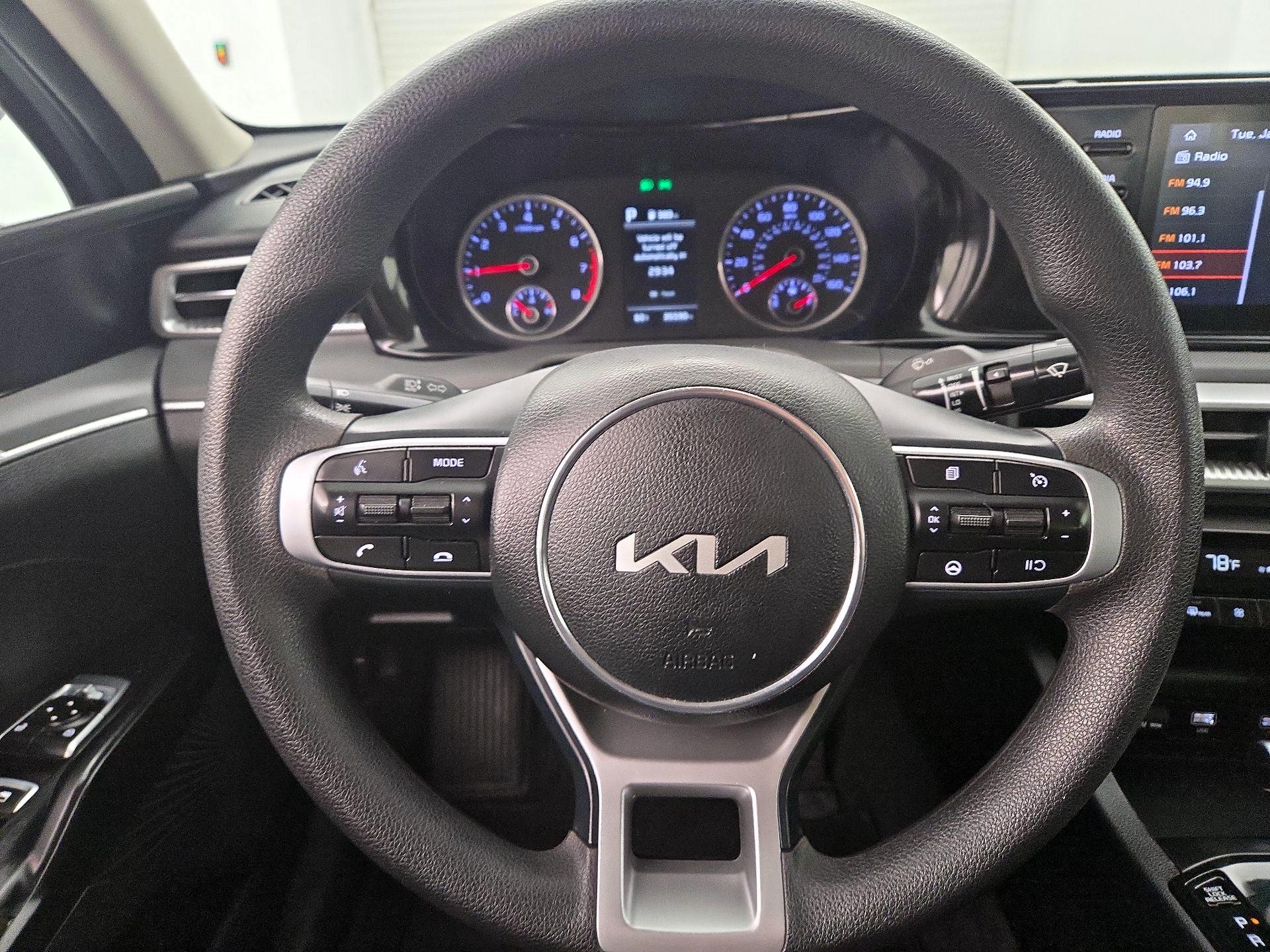 Thumbnail: 2023 Kia K5 - 10