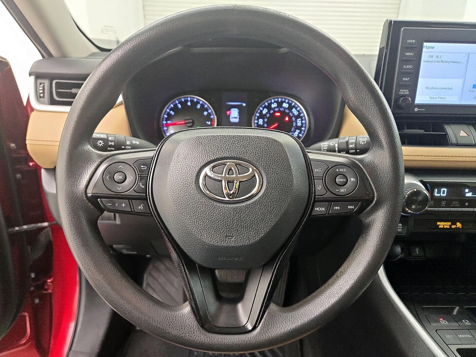 2021 Toyota RAV4 XLE - Photo 11
