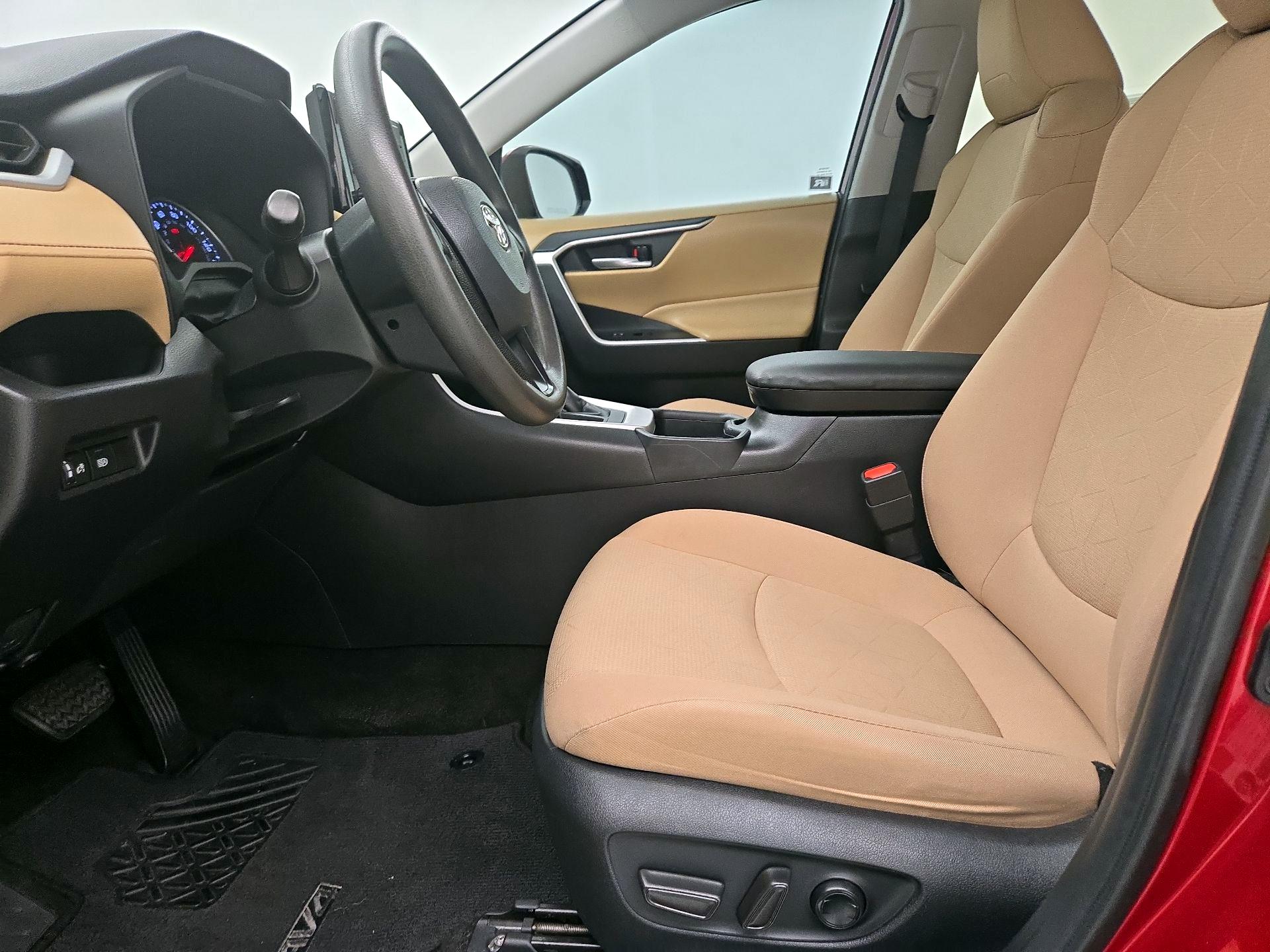Thumbnail: 2021 Toyota RAV4 - 11