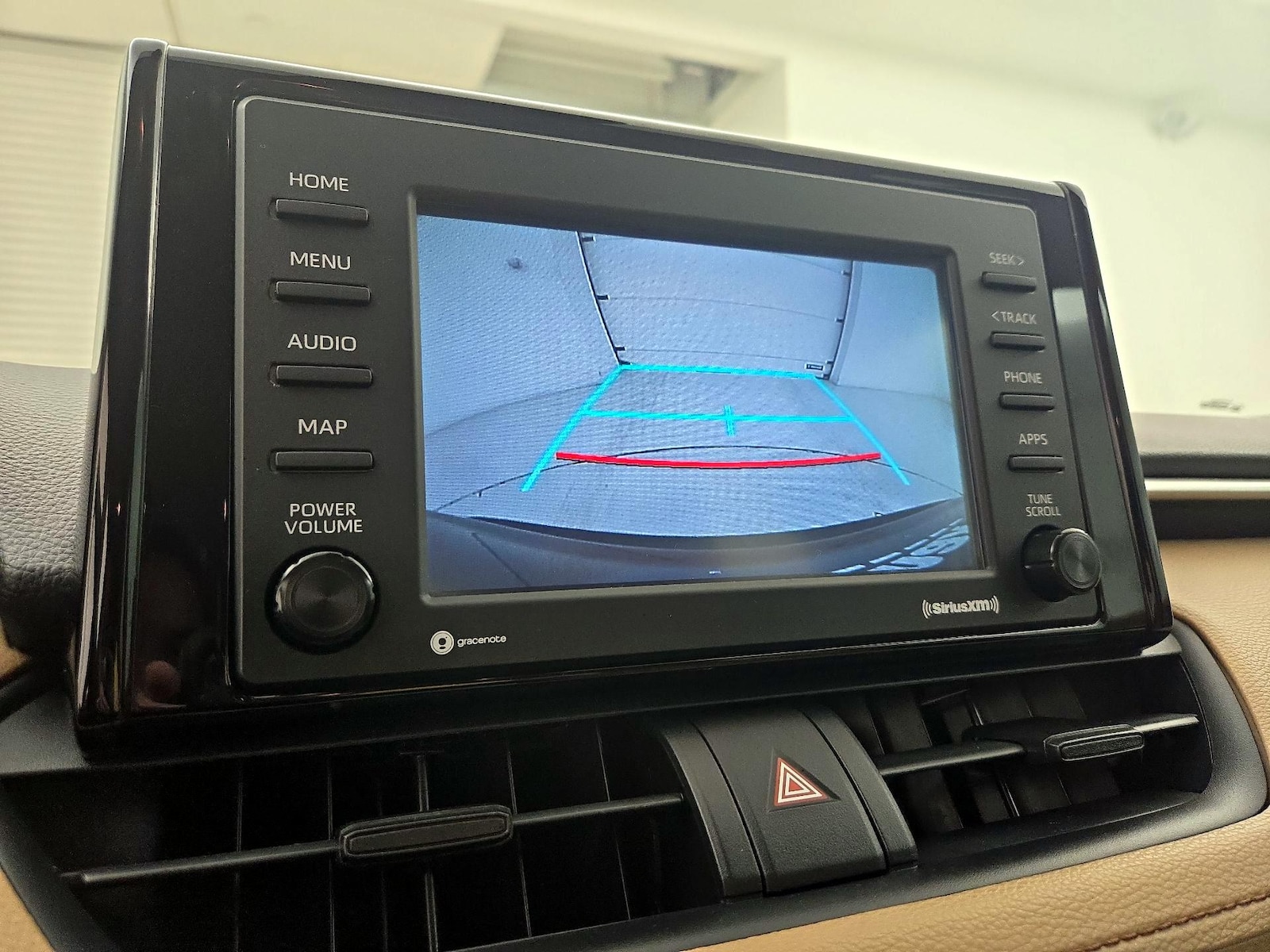 2021 Toyota RAV4 XLE - Photo 15