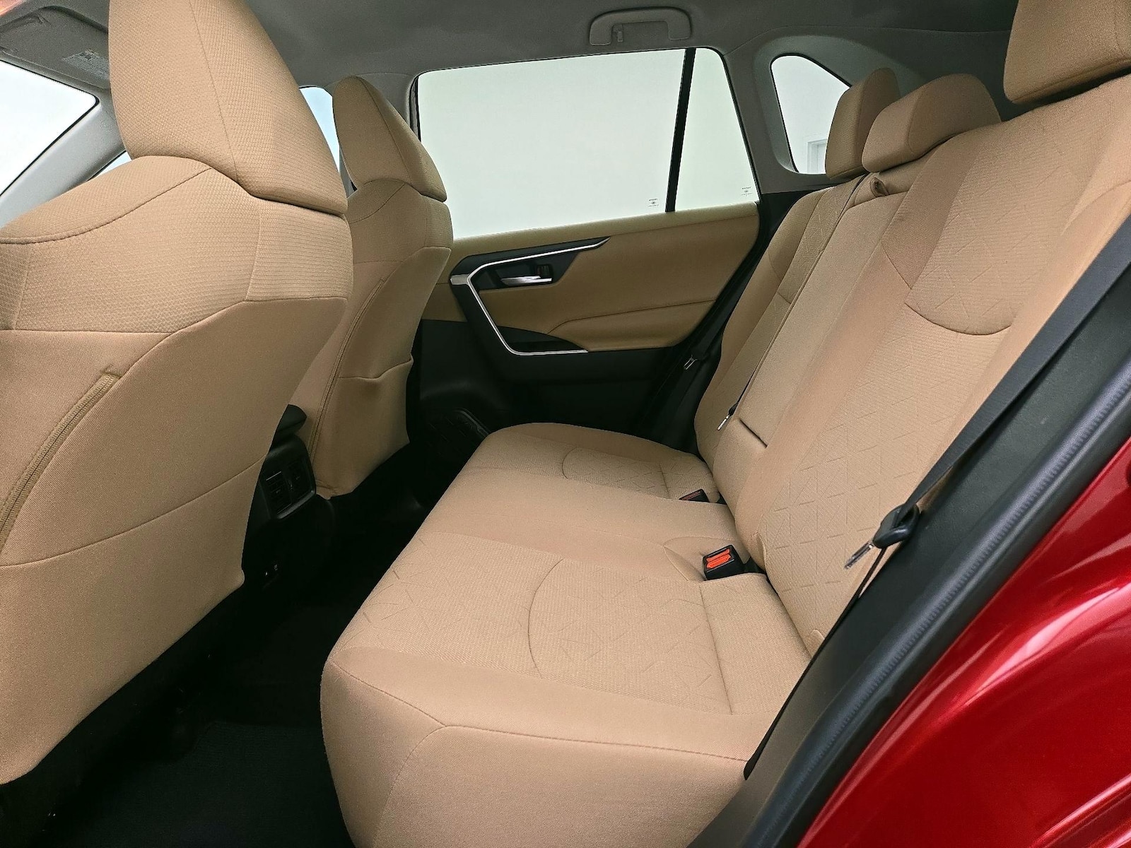 2021 Toyota RAV4 XLE - Photo 20
