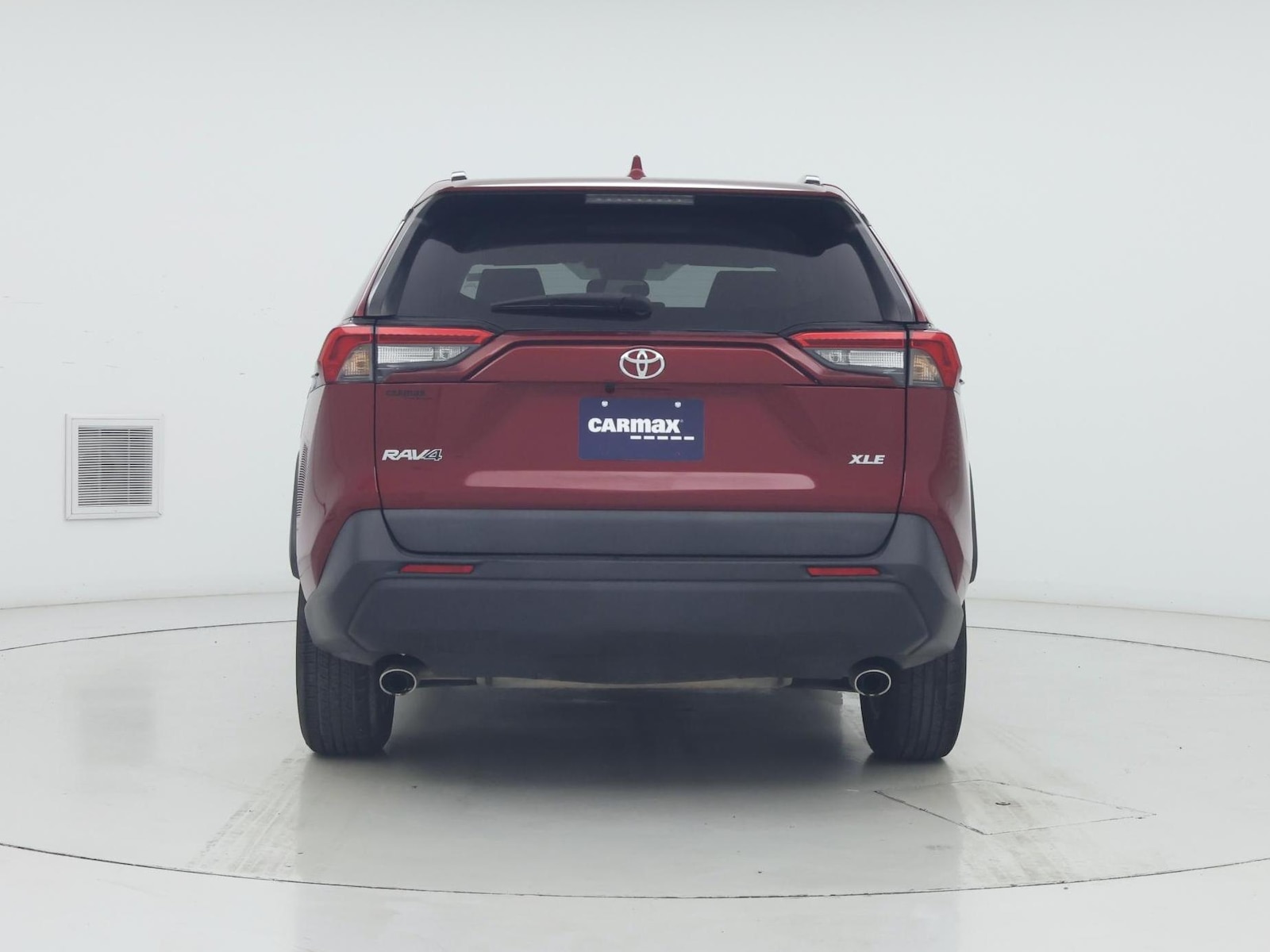 2021 Toyota RAV4 XLE - Photo 7