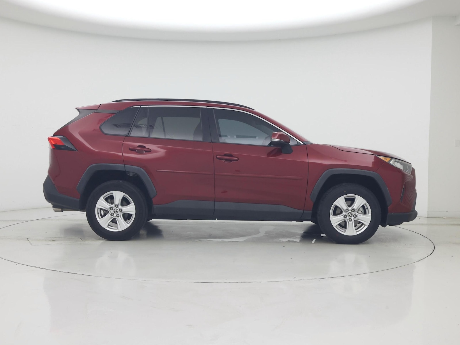 2021 Toyota RAV4 XLE - Photo 8