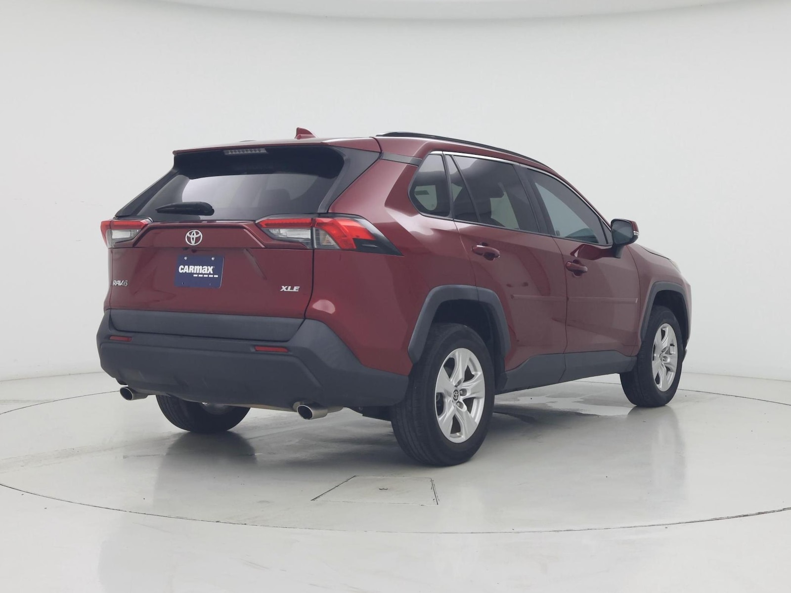 2021 Toyota RAV4 XLE - Photo 9