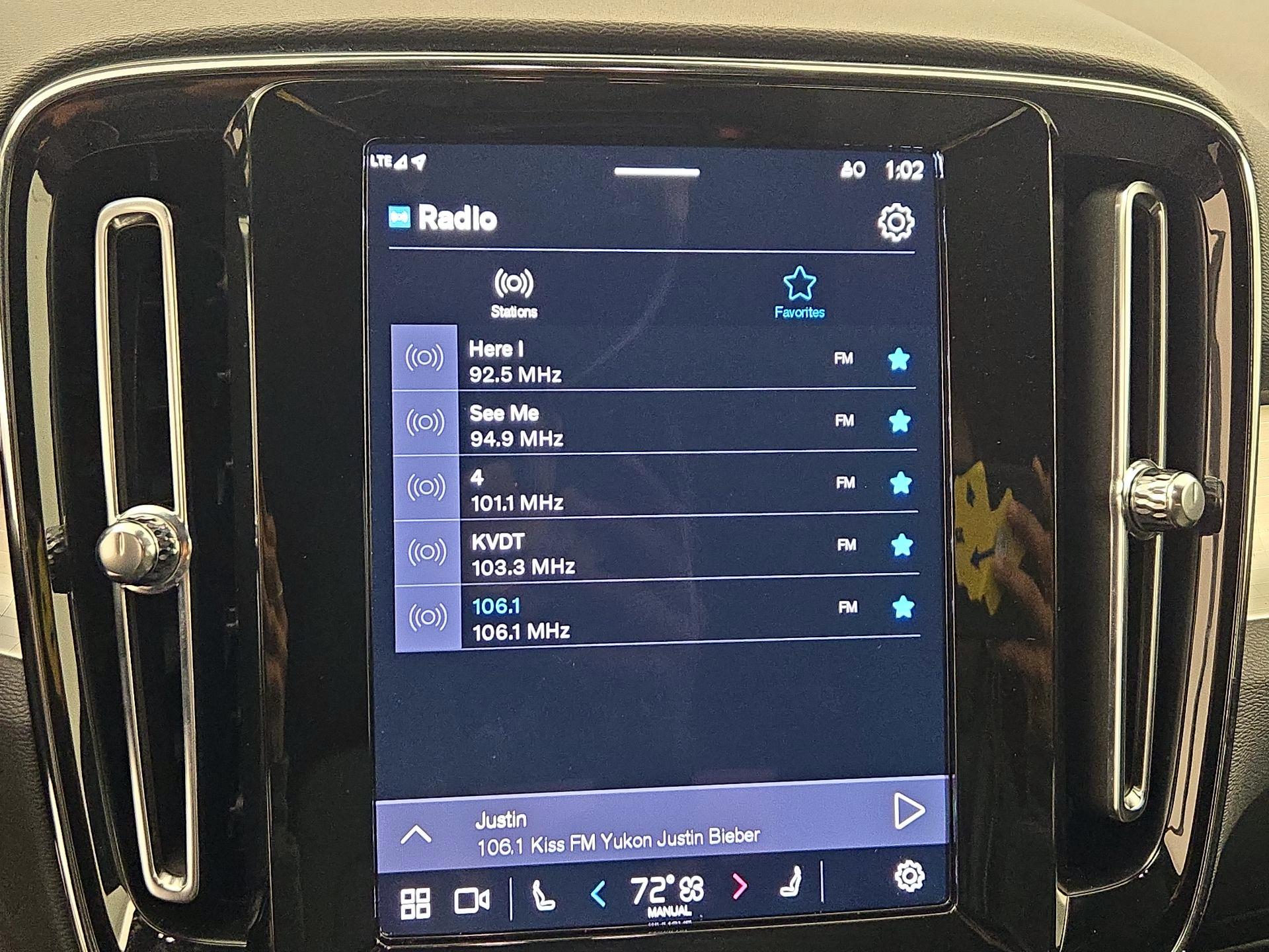 Thumbnail: 2024 Volvo XC40 - 16