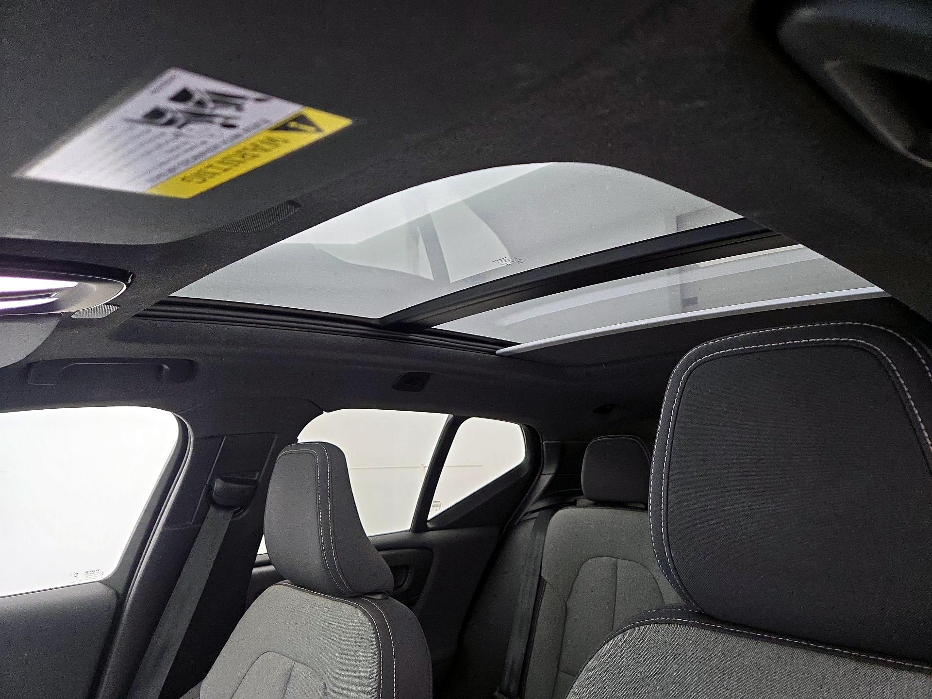 Thumbnail: 2024 Volvo XC40 - 20