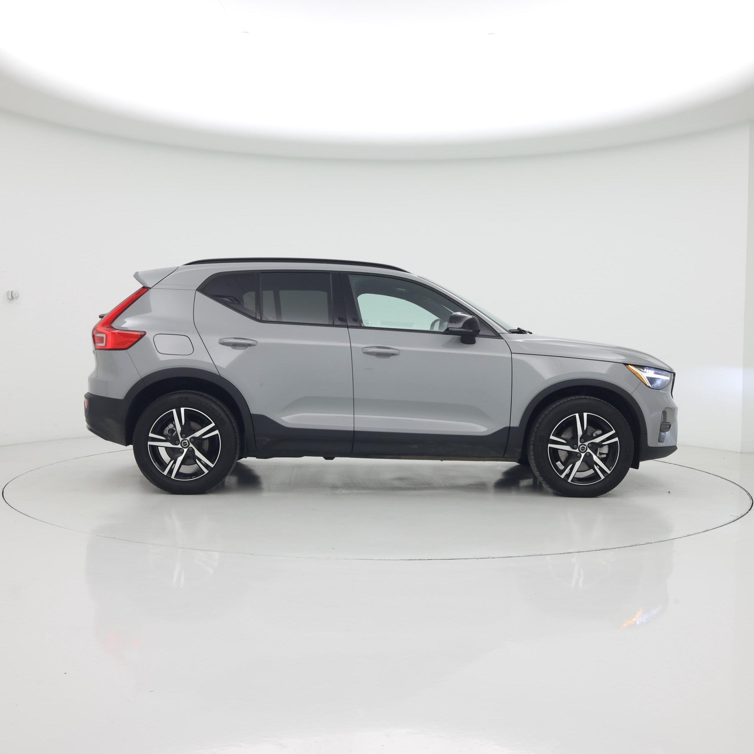 Thumbnail: 2024 Volvo XC40 - 7