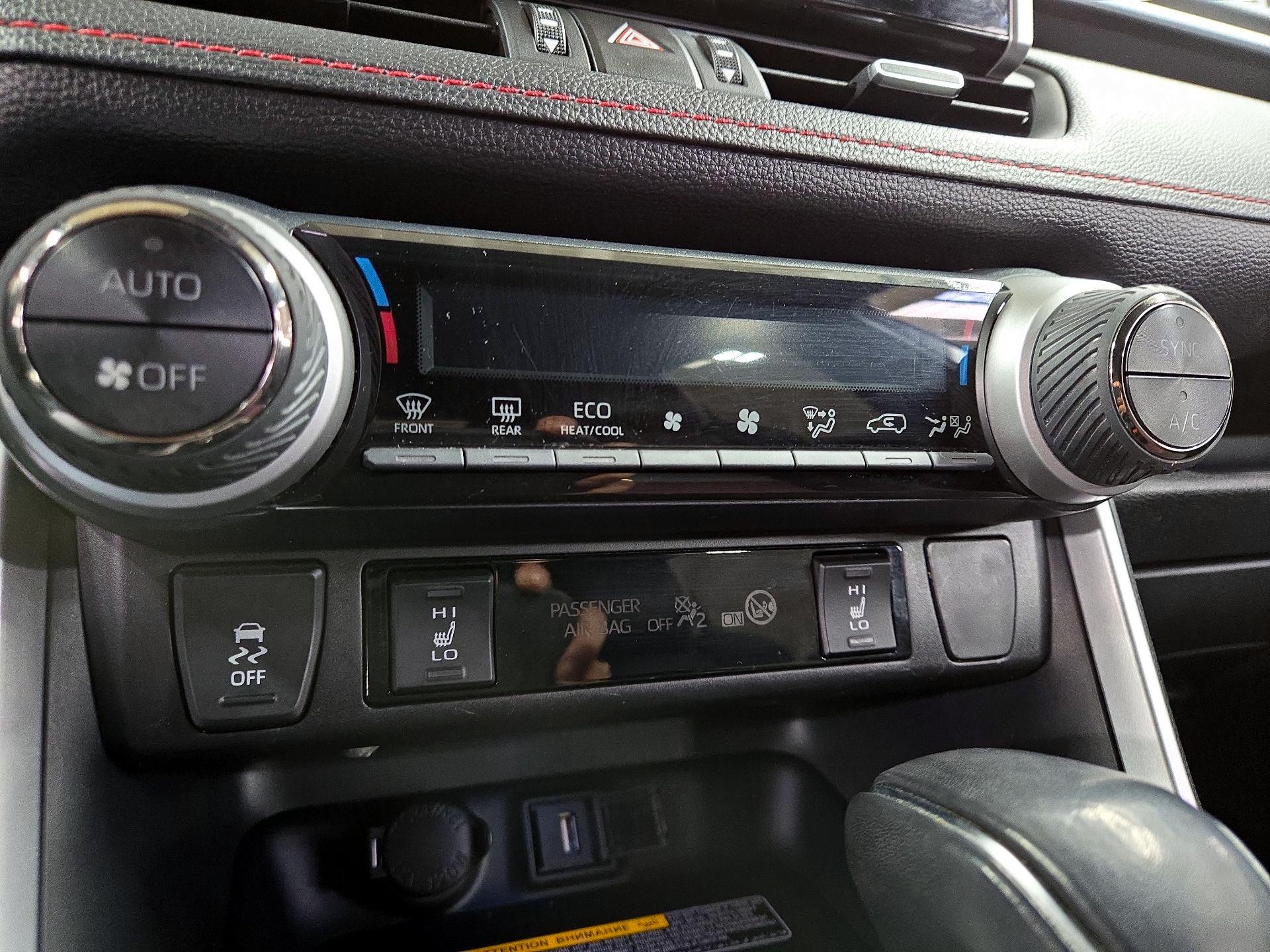 Thumbnail: 2021 Toyota RAV4 - 16