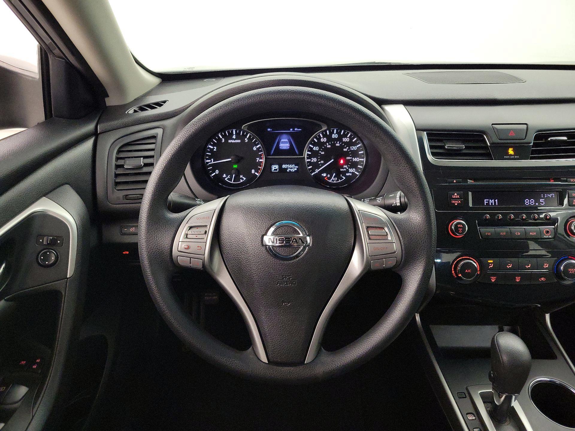 Thumbnail: 2015 Nissan Altima - 10