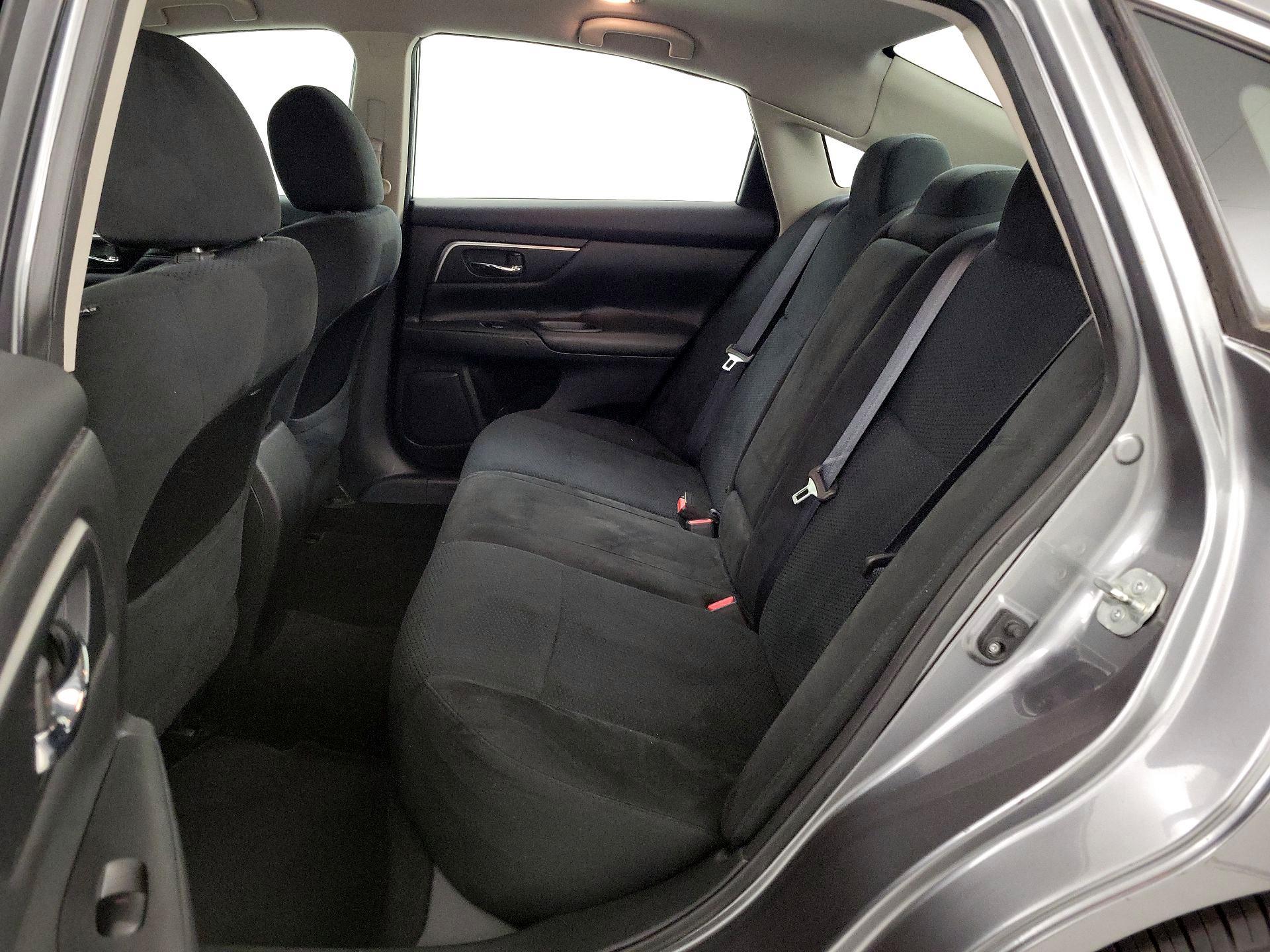 Thumbnail: 2015 Nissan Altima - 17