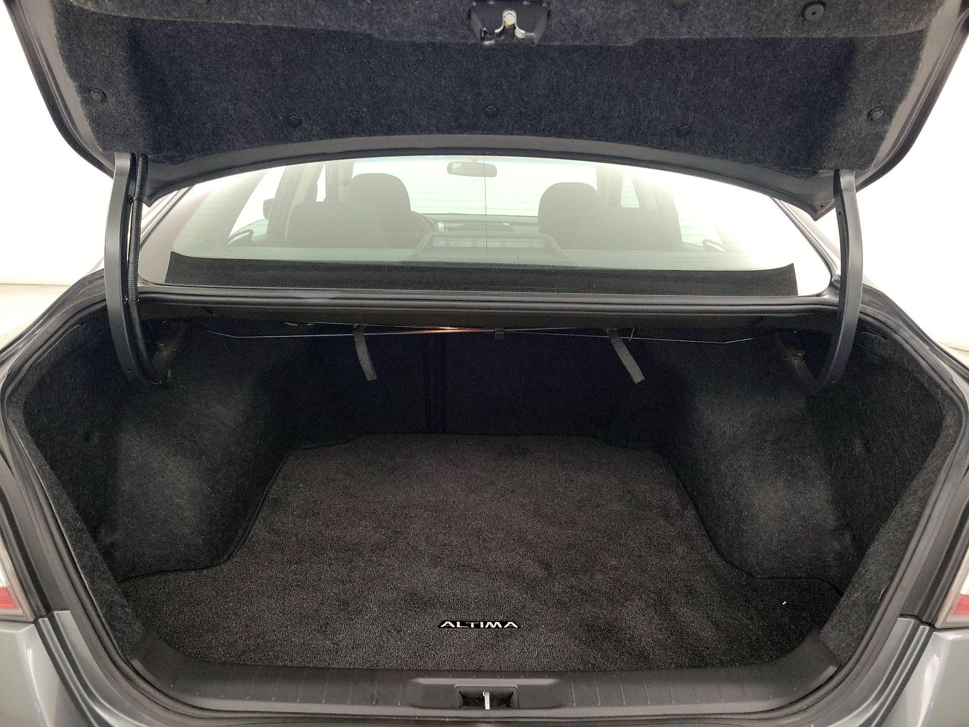 Thumbnail: 2015 Nissan Altima - 18