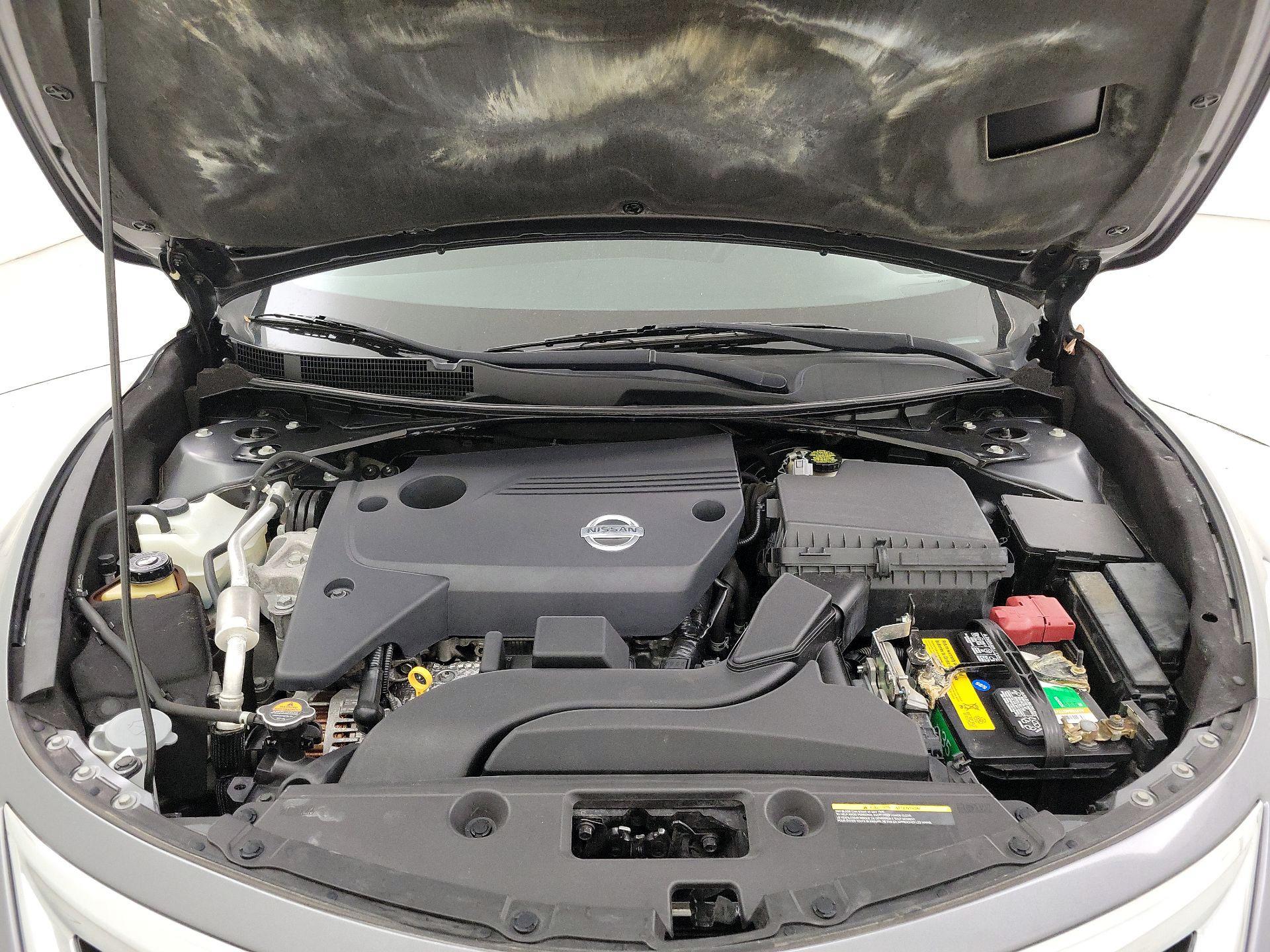 Thumbnail: 2015 Nissan Altima - 19