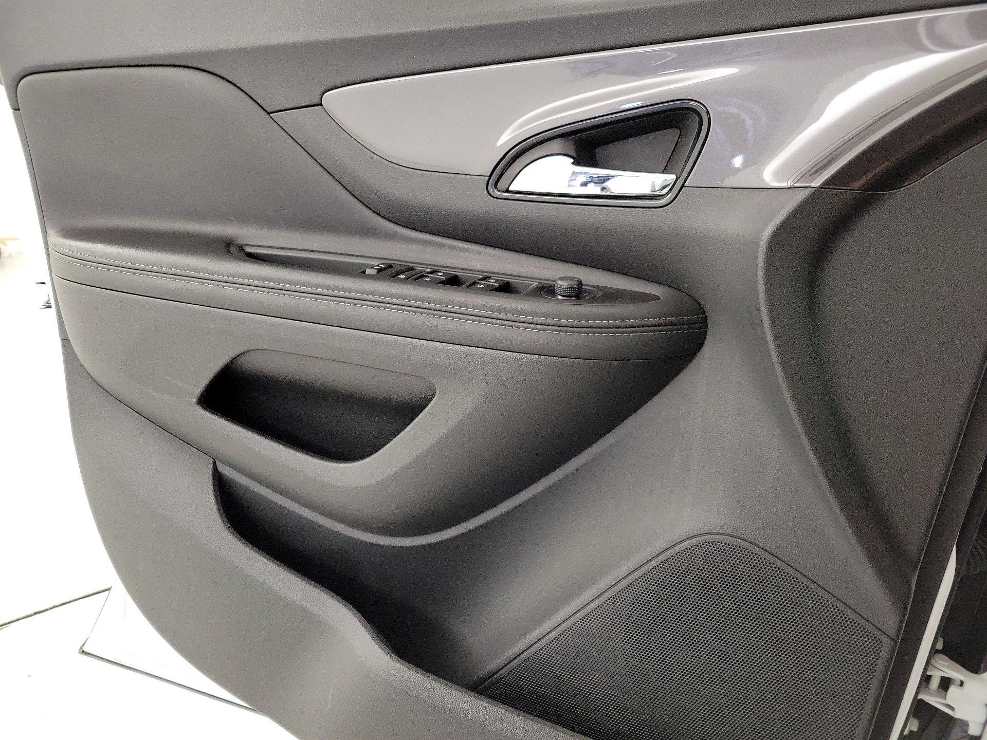 Thumbnail: 2022 Buick Encore - 12