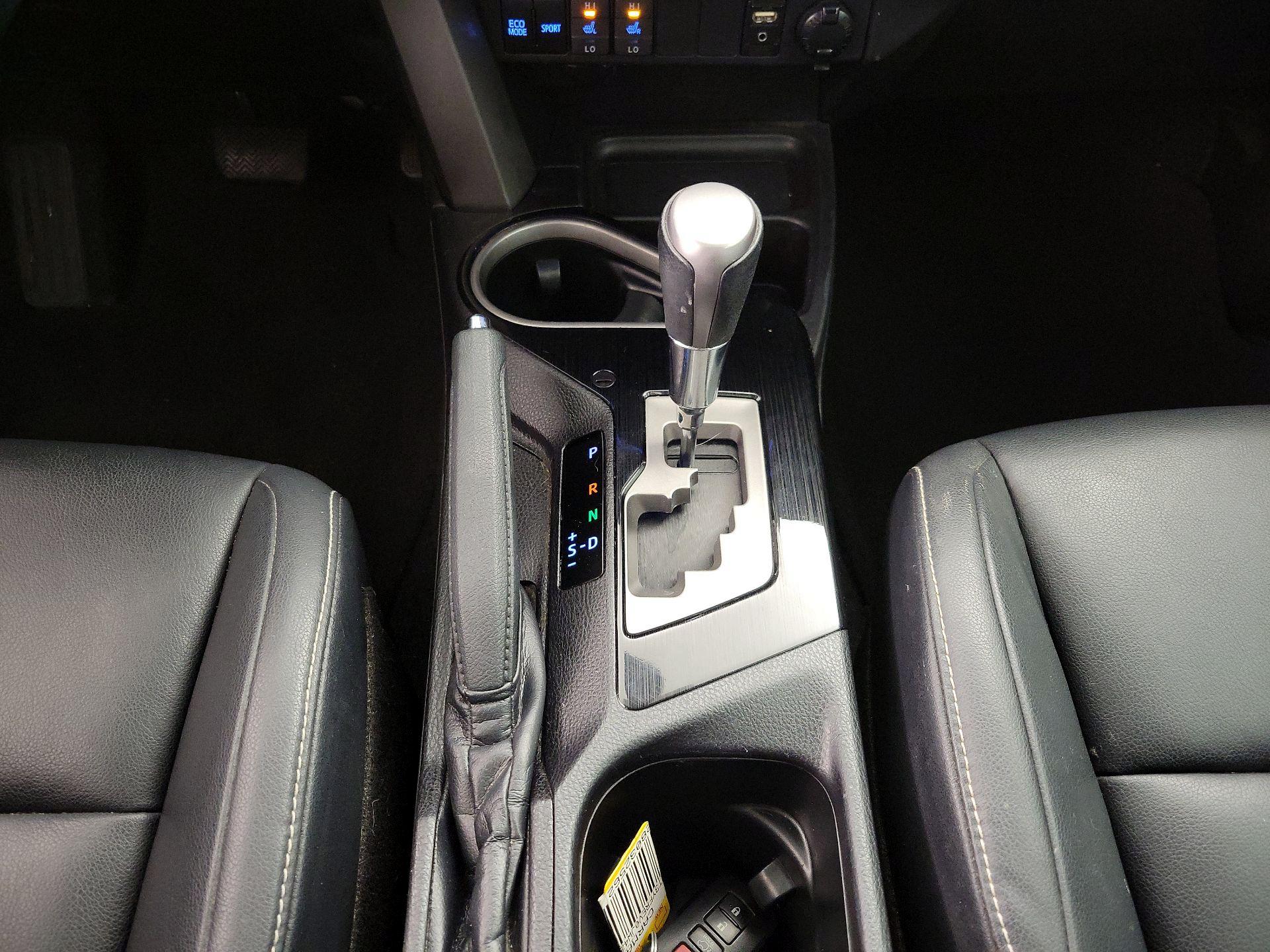 Thumbnail: 2018 Toyota RAV4 - 17