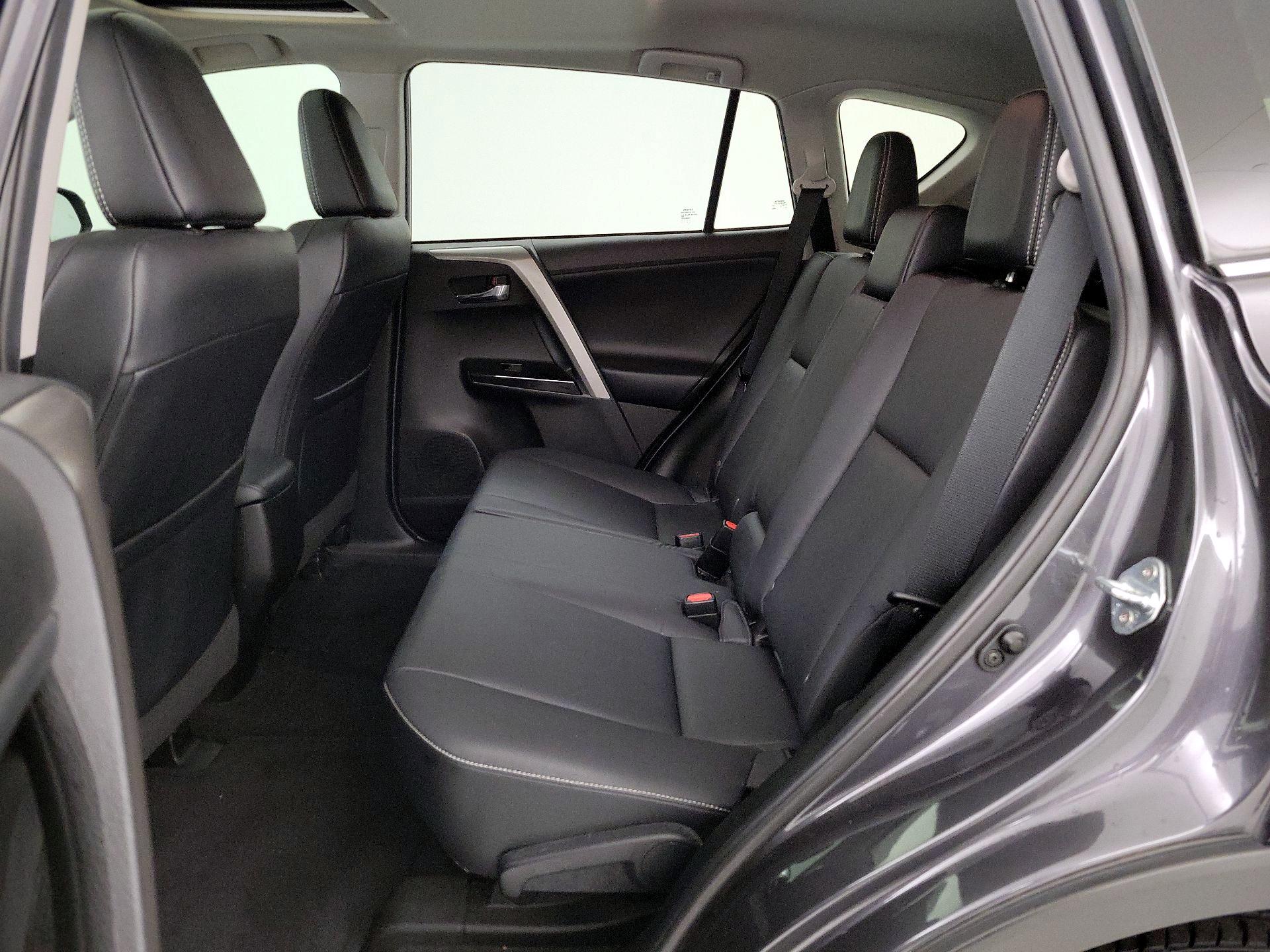 Thumbnail: 2018 Toyota RAV4 - 19