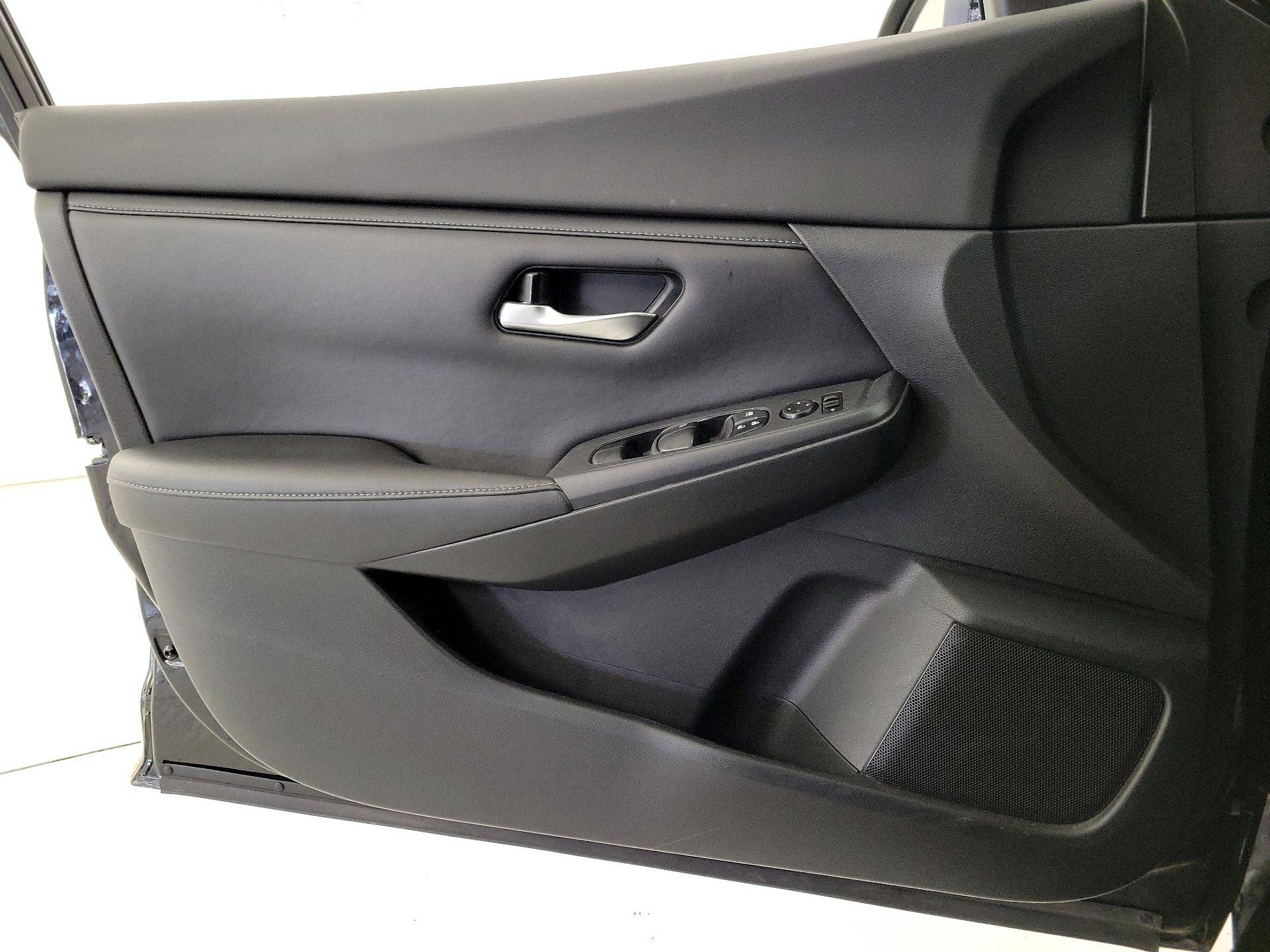 Thumbnail: 2020 Nissan Sentra - 12