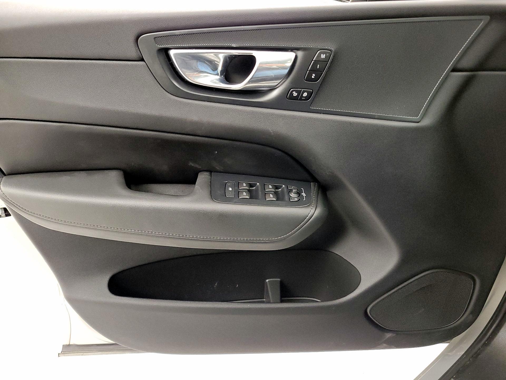 Thumbnail: 2024 Volvo XC60 - 12