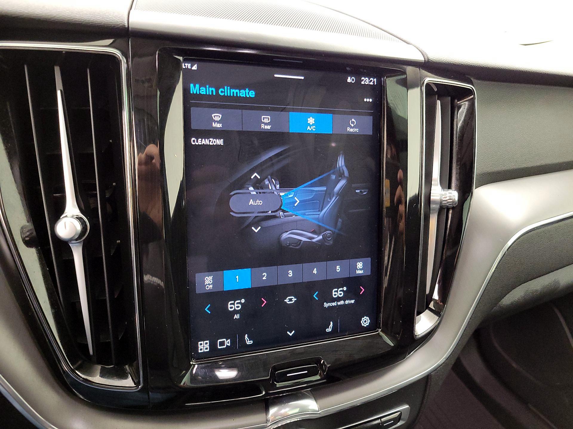 Thumbnail: 2024 Volvo XC60 - 16