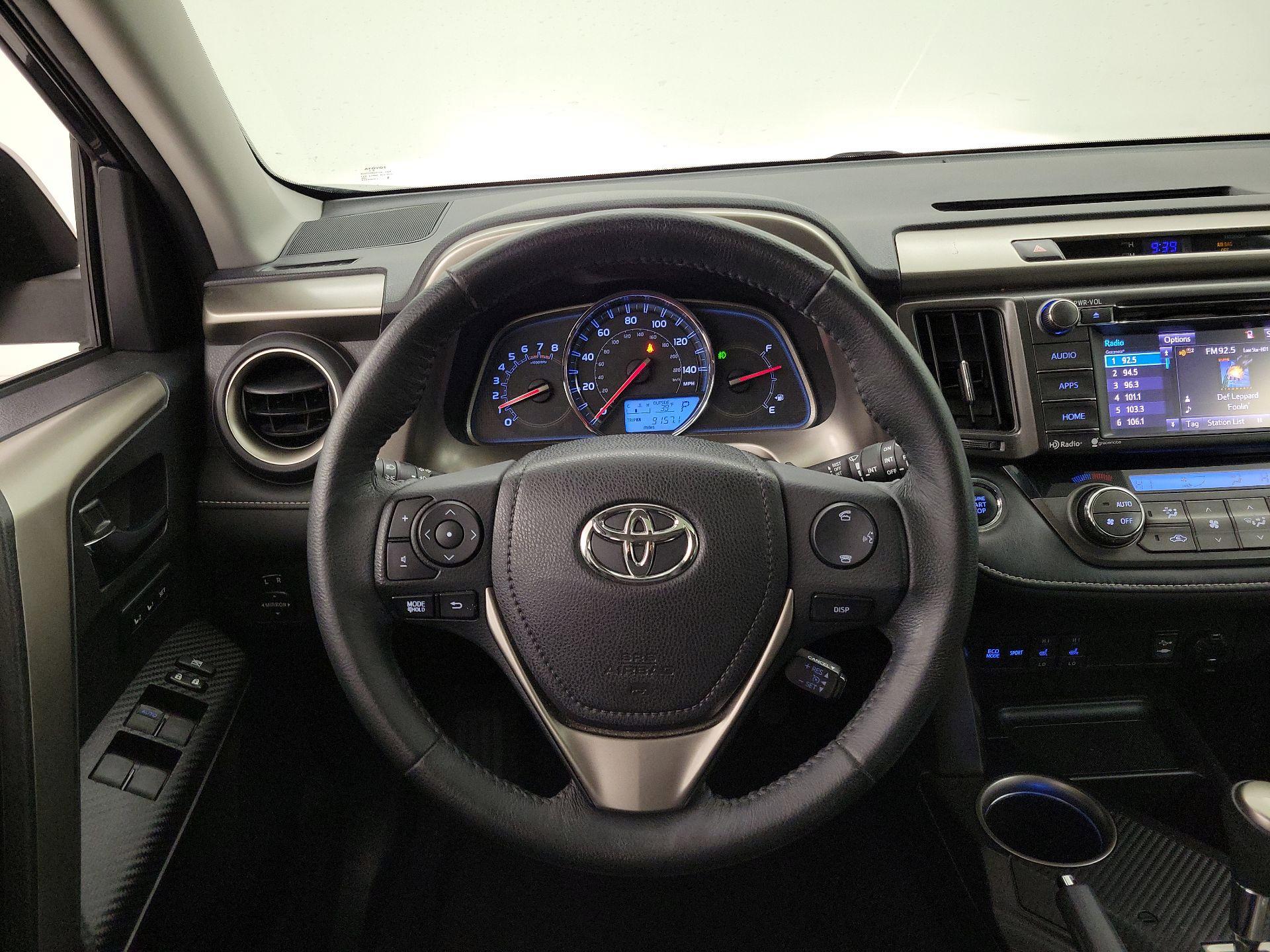 Thumbnail: 2015 Toyota RAV4 - 10