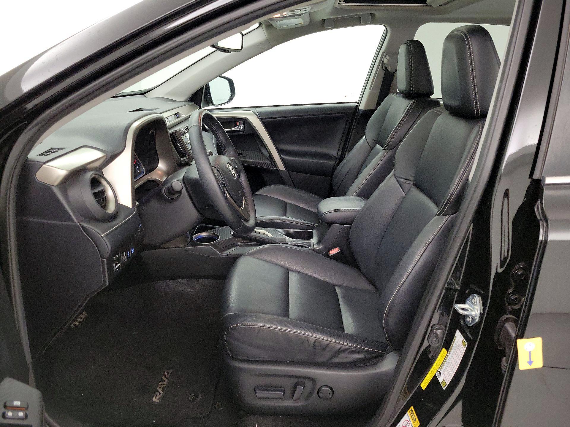 Thumbnail: 2015 Toyota RAV4 - 11