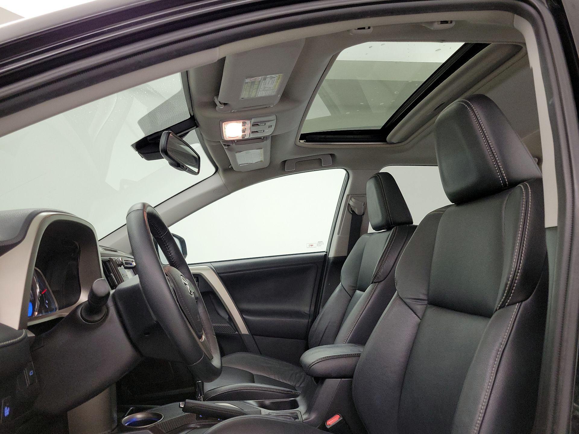 Thumbnail: 2015 Toyota RAV4 - 18