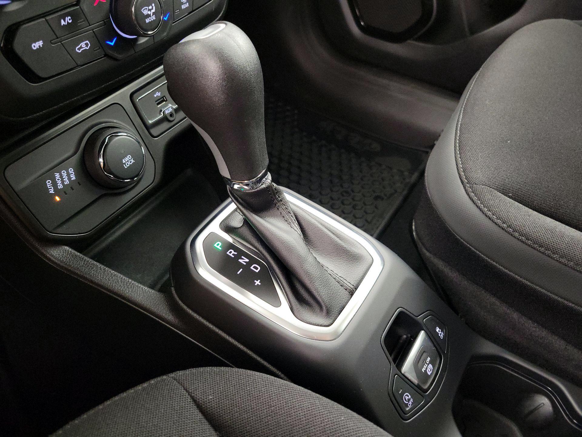 Thumbnail: 2023 Jeep Renegade - 17