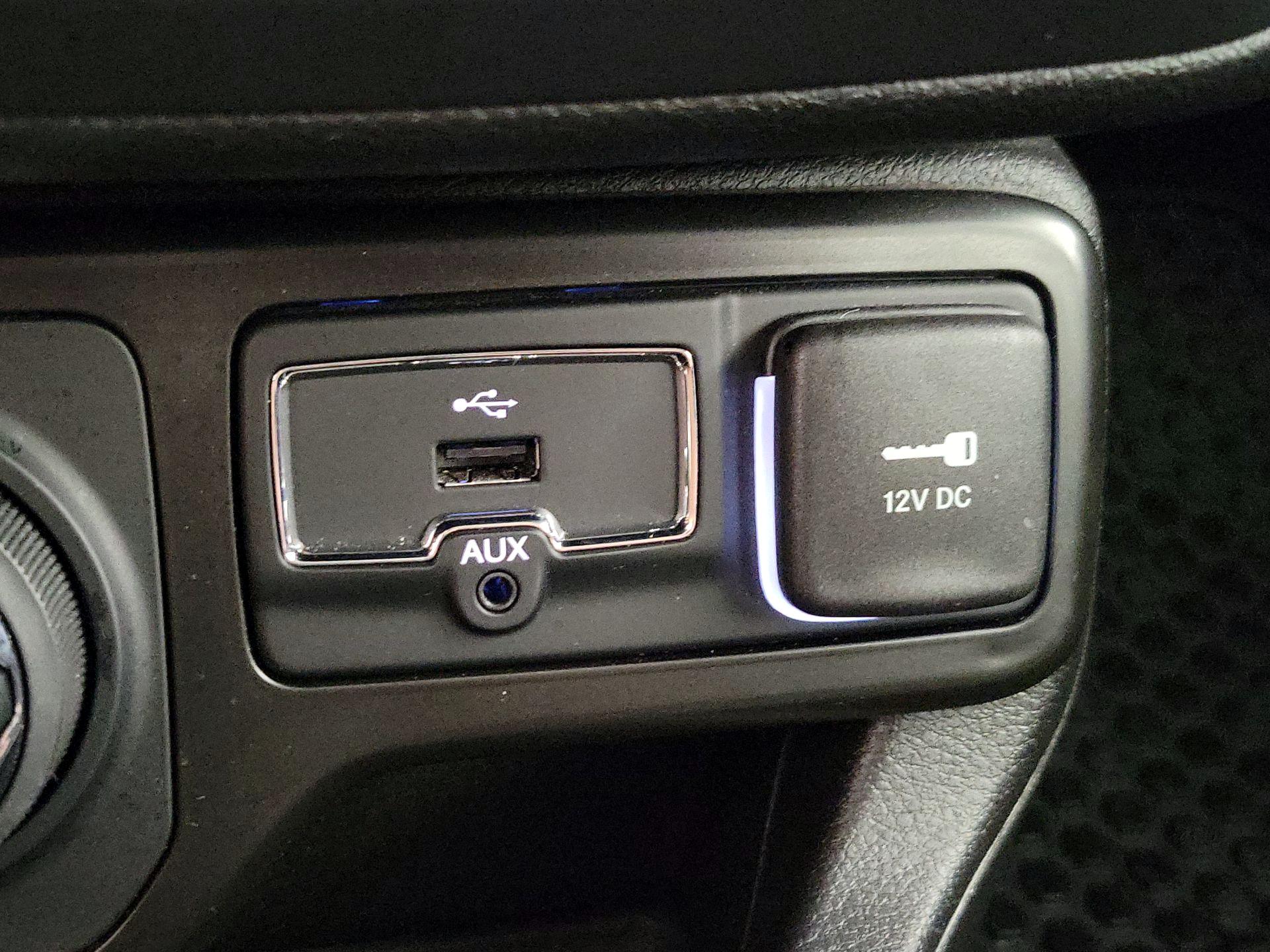 Thumbnail: 2023 Jeep Renegade - 18