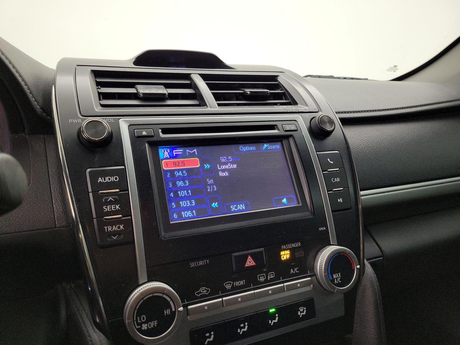 Thumbnail: 2014 Toyota Camry - 14