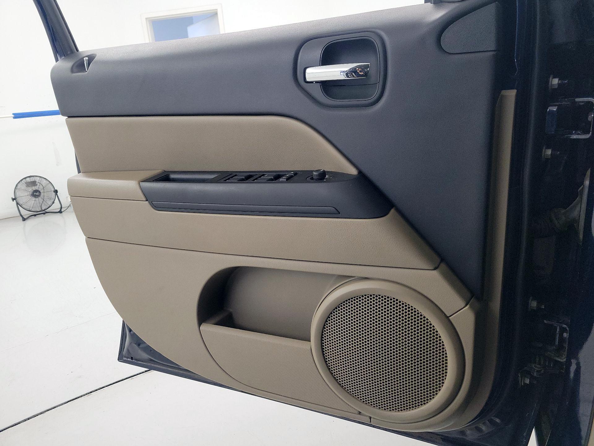 Thumbnail: 2014 Jeep Patriot - 12