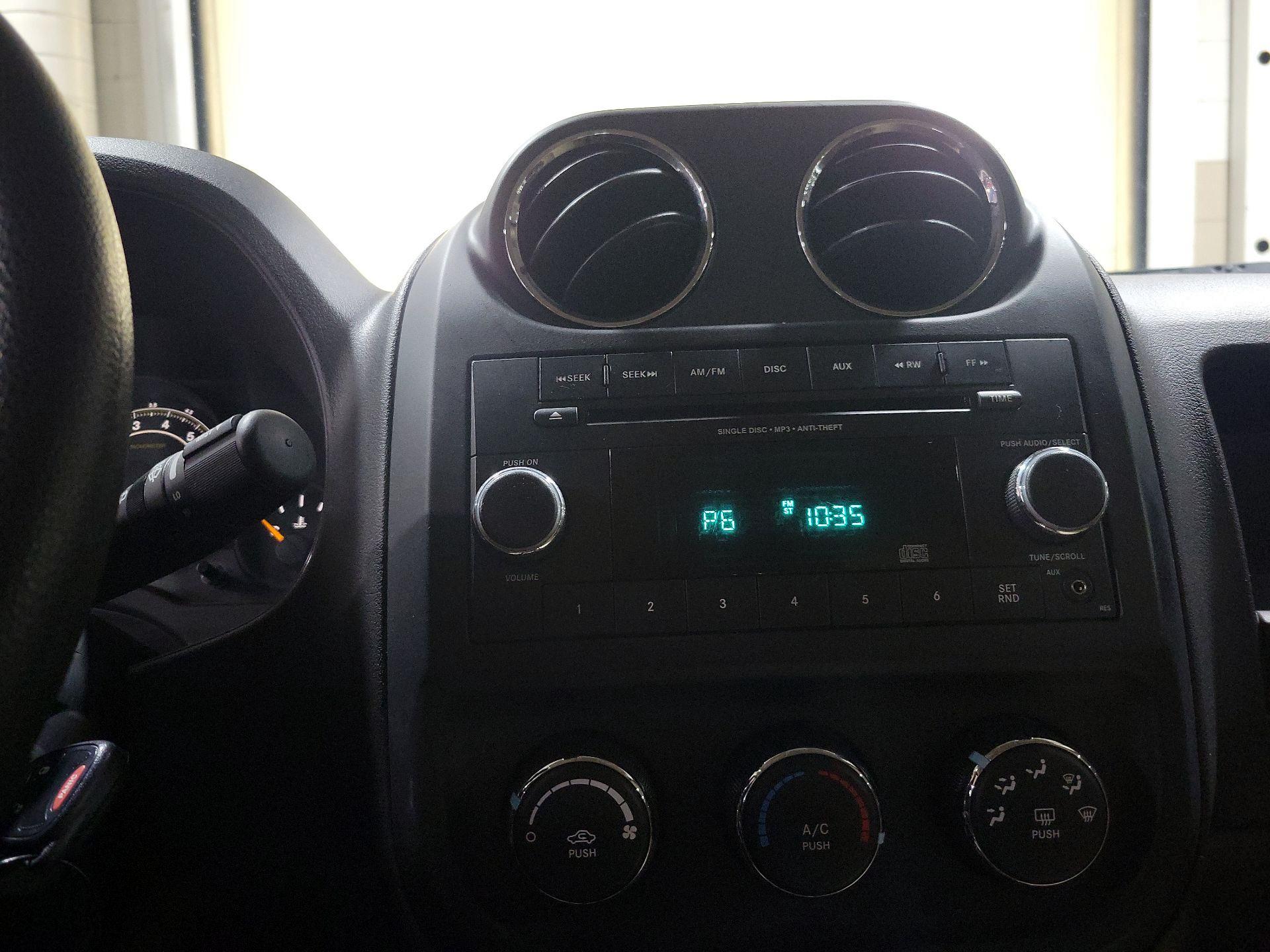 Thumbnail: 2014 Jeep Patriot - 13