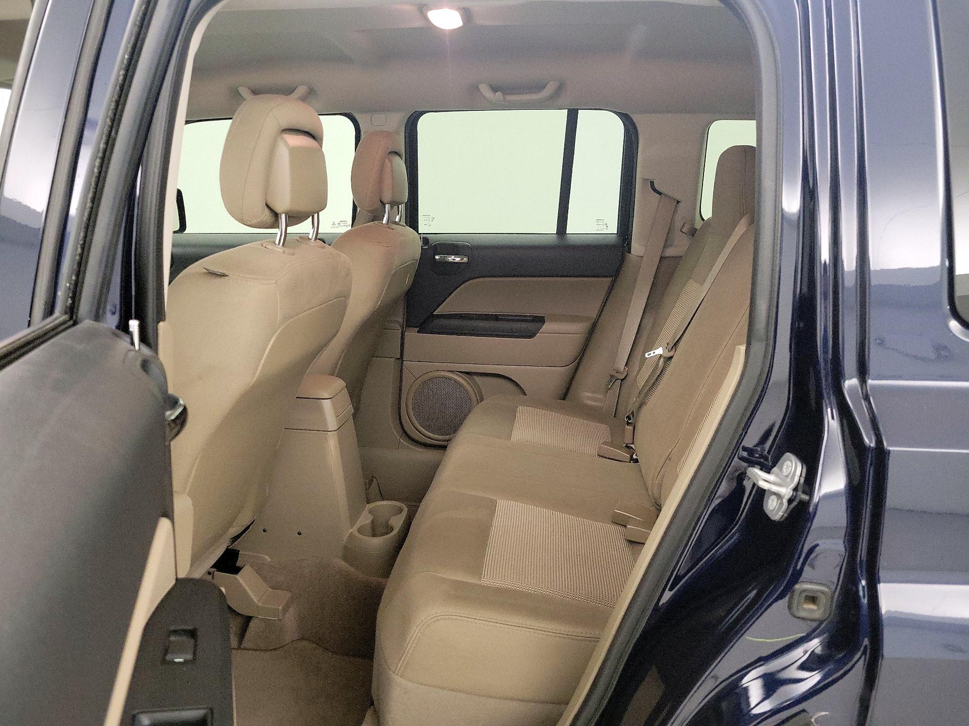 Thumbnail: 2014 Jeep Patriot - 16