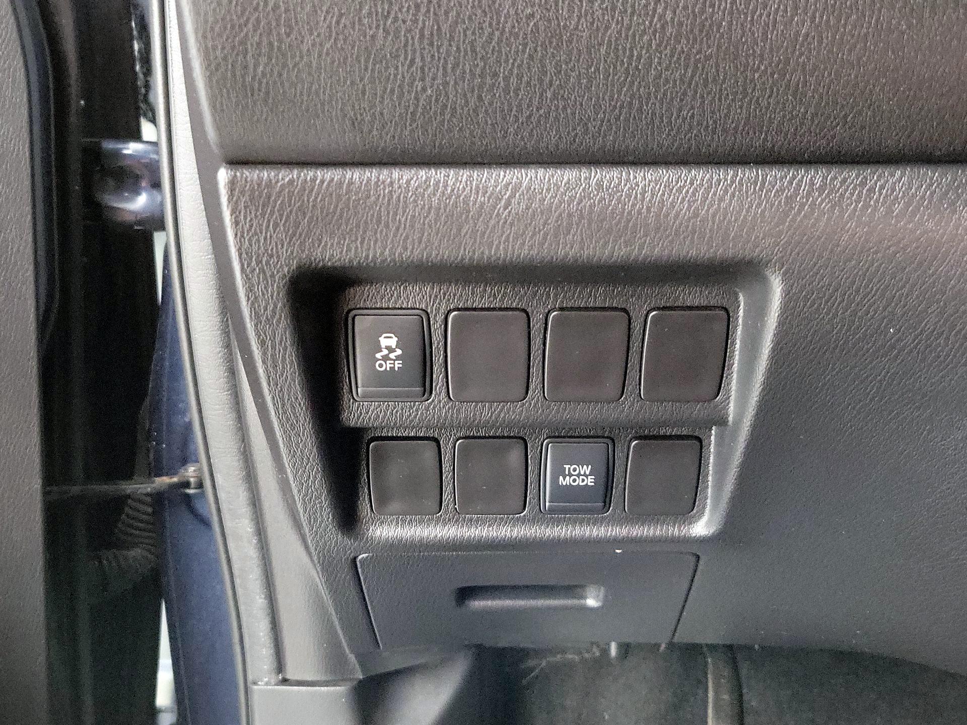 Thumbnail: 2014 Nissan Pathfinder - 13