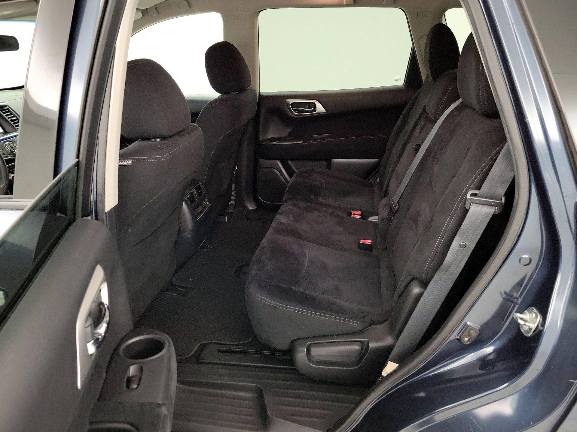 Thumbnail: 2014 Nissan Pathfinder - 19