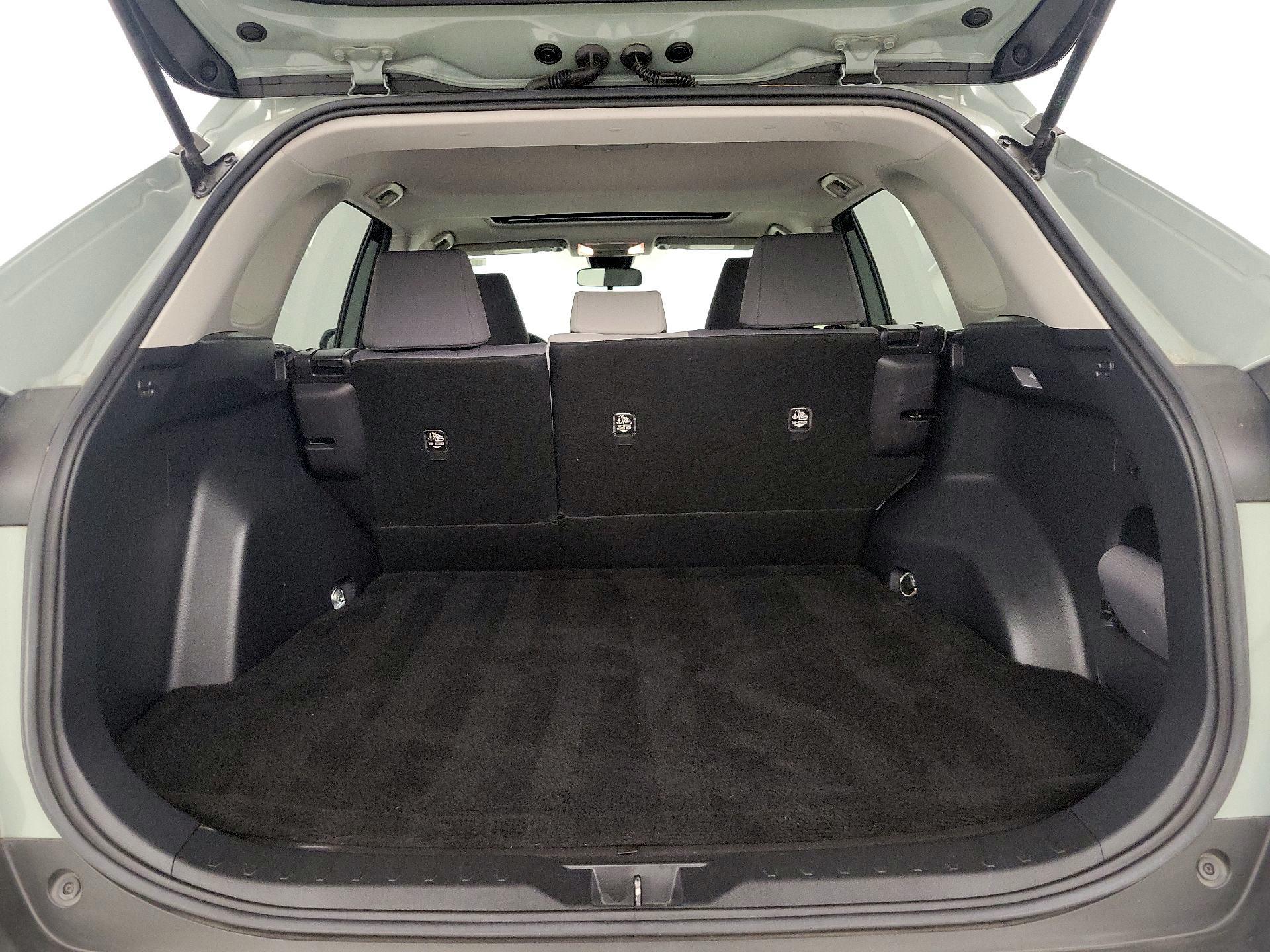 Thumbnail: 2019 Toyota RAV4 - 20