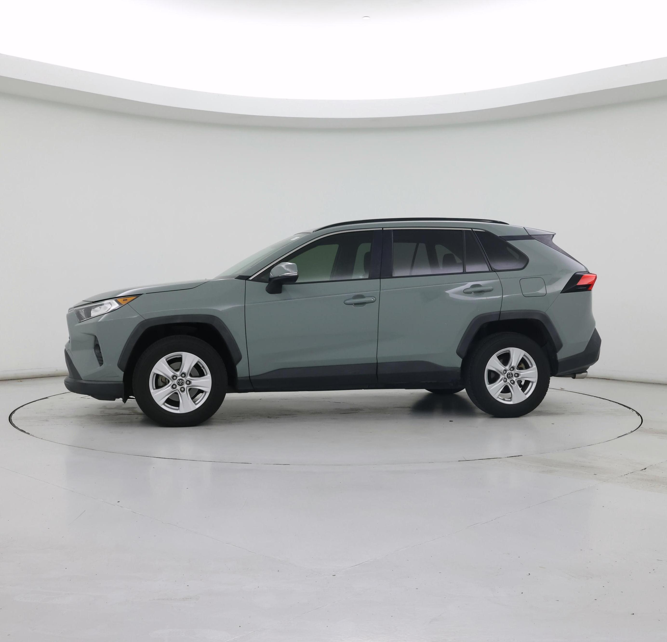 Thumbnail: 2019 Toyota RAV4 - 3