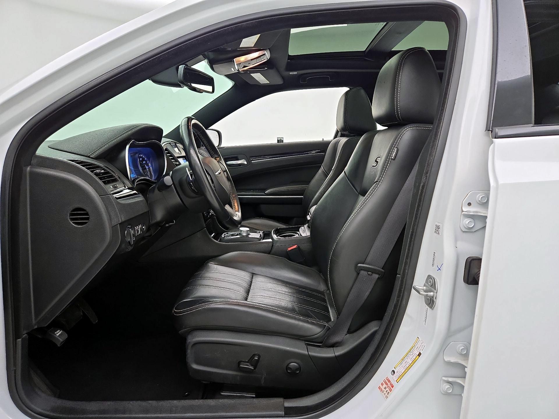 Thumbnail: 2022 Chrysler 300 - 11