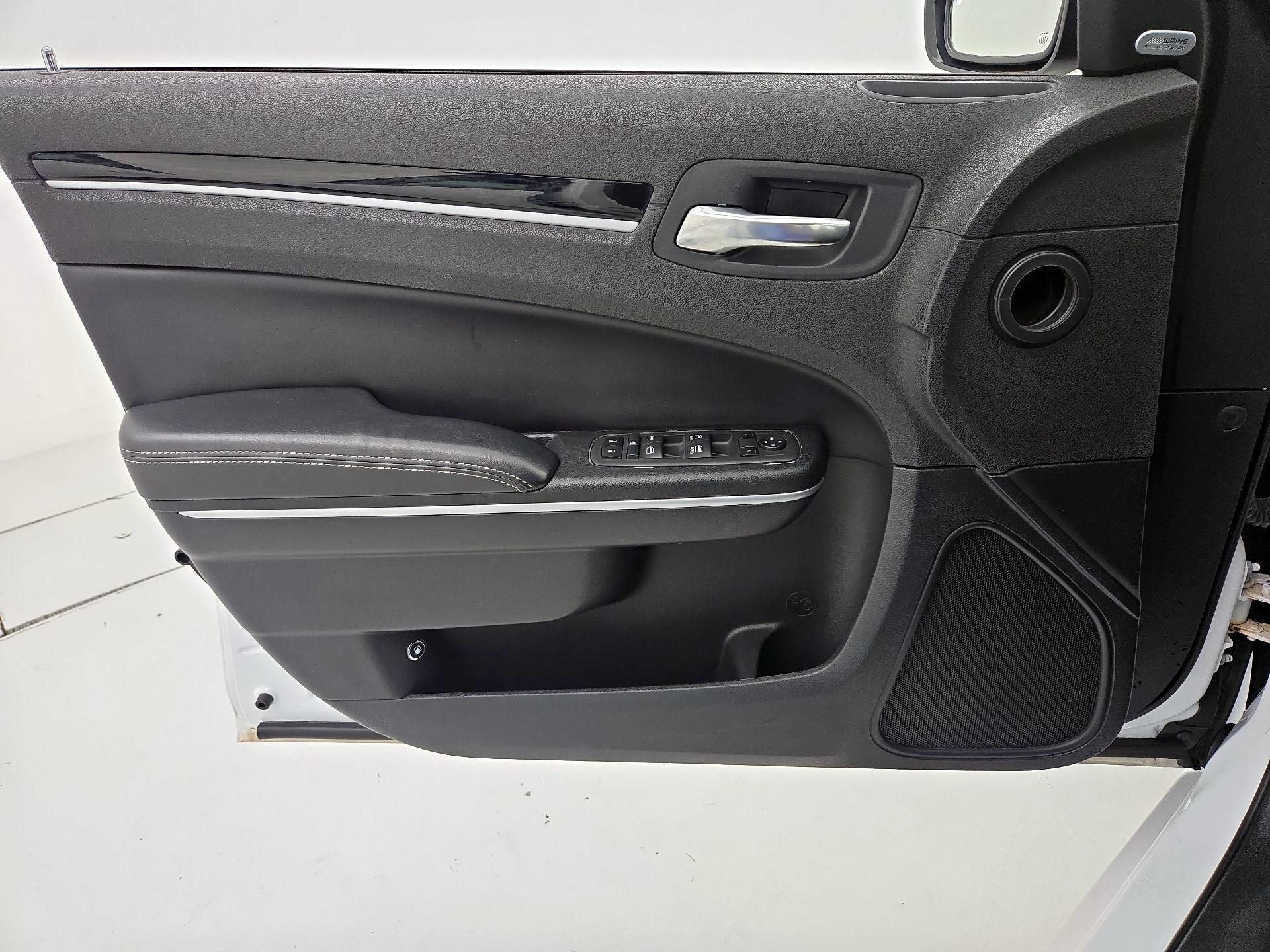 Thumbnail: 2022 Chrysler 300 - 12