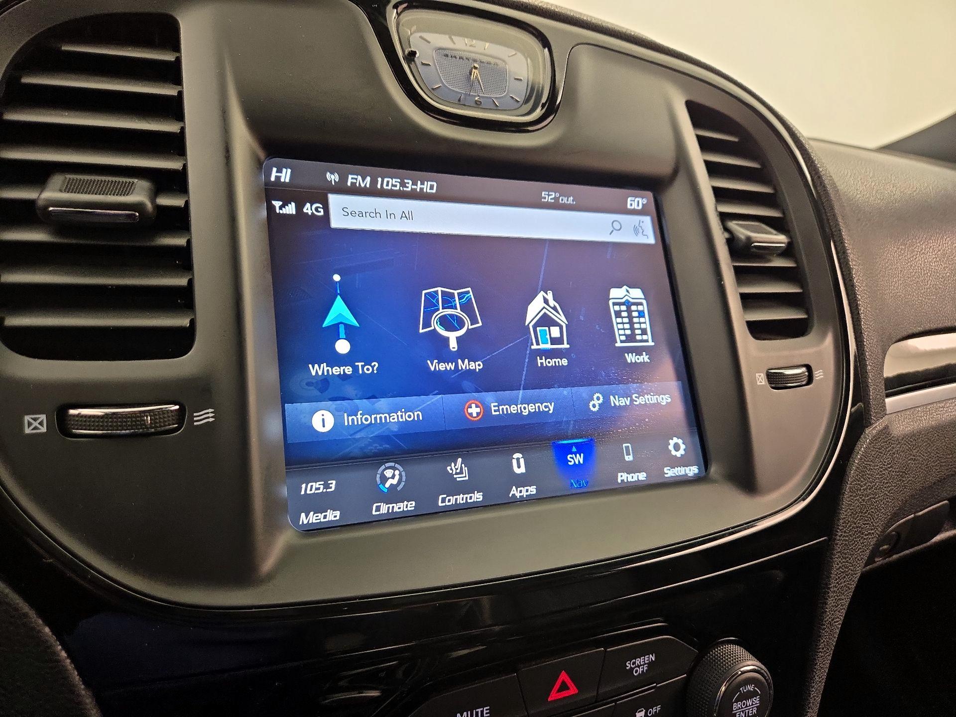 Thumbnail: 2022 Chrysler 300 - 14