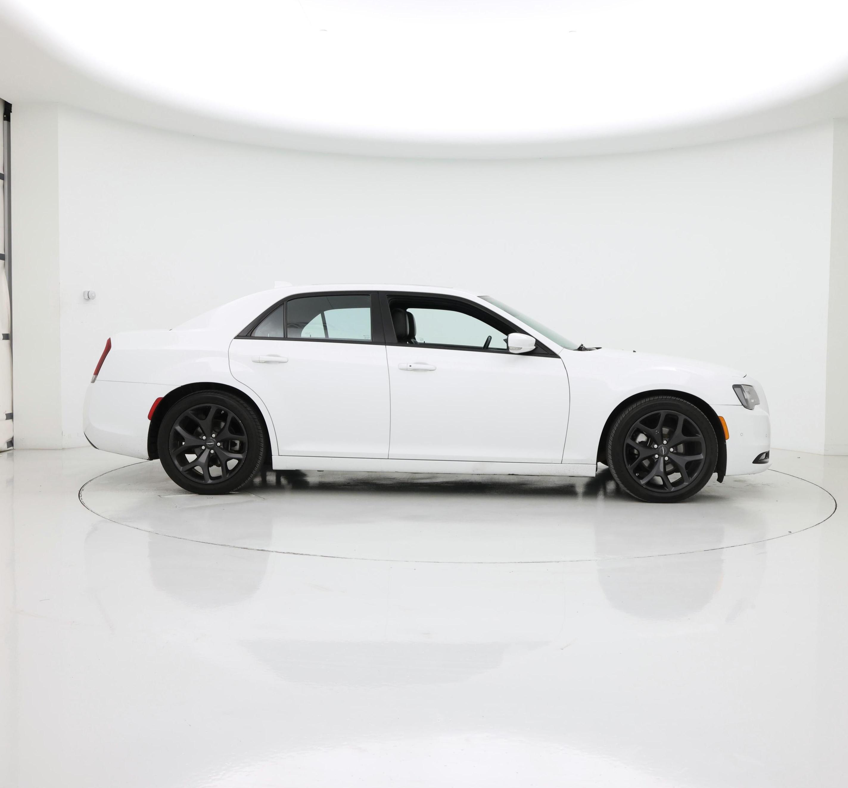 Thumbnail: 2022 Chrysler 300 - 7