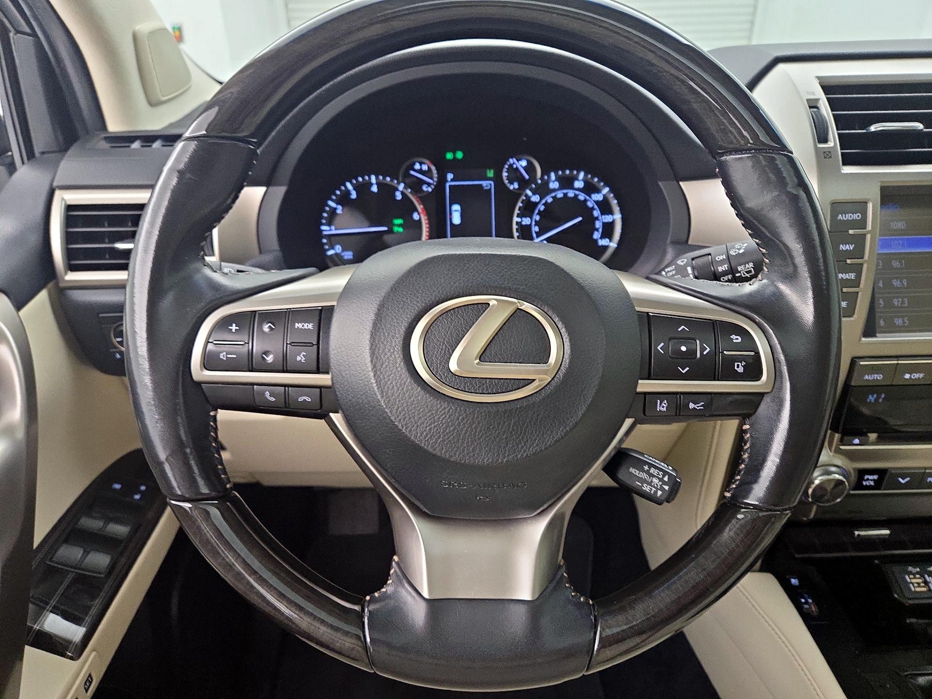 Thumbnail: 2020 Lexus GX - 10