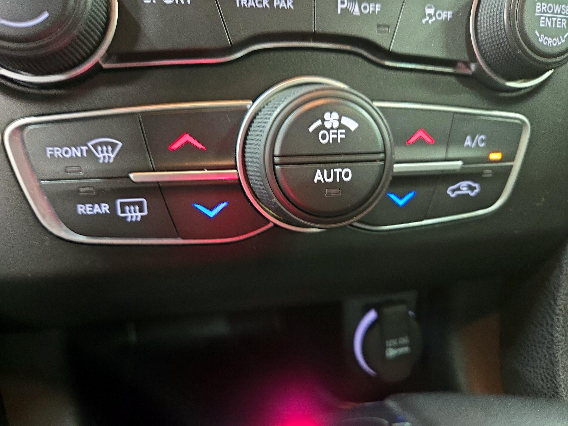 Thumbnail: 2021 Dodge Charger - 16