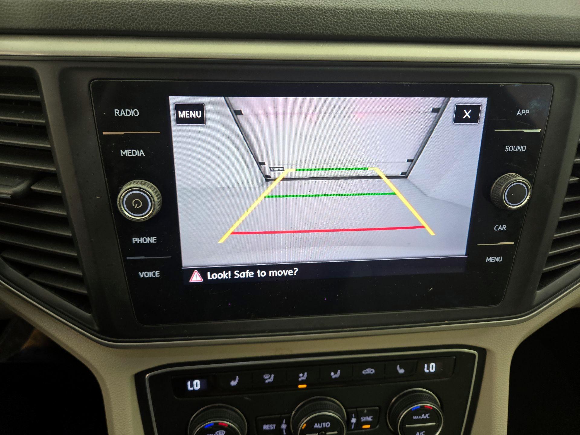 Thumbnail: 2021 Volkswagen Atlas - 14