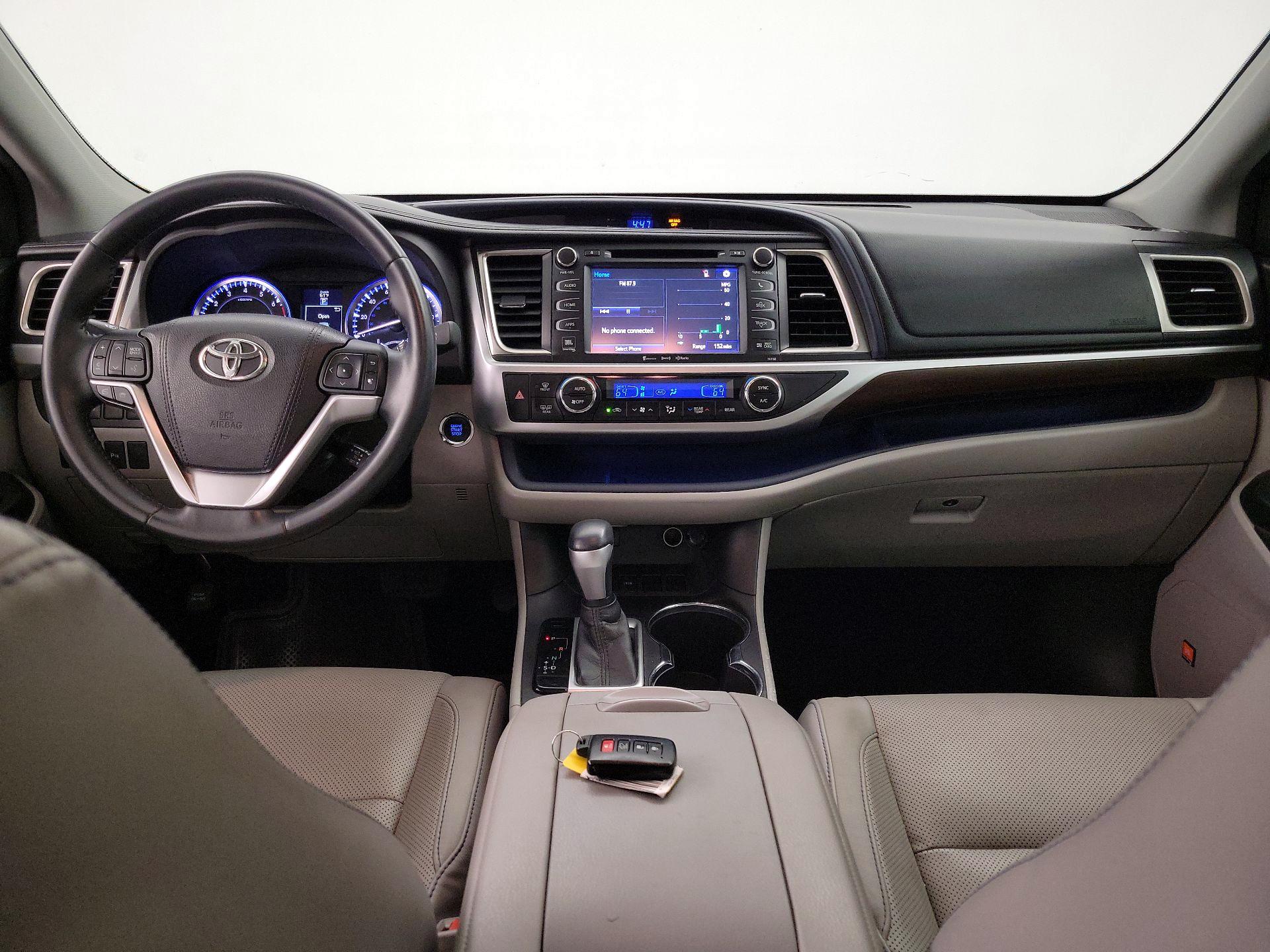 Thumbnail: 2016 Toyota Highlander - 9