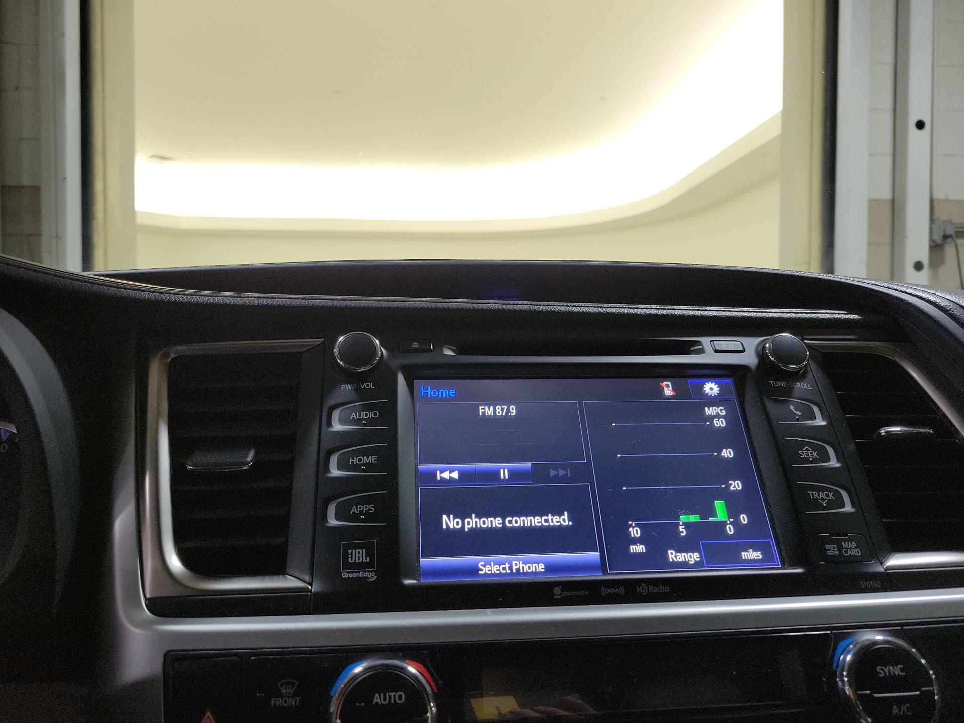 Thumbnail: 2016 Toyota Highlander - 15