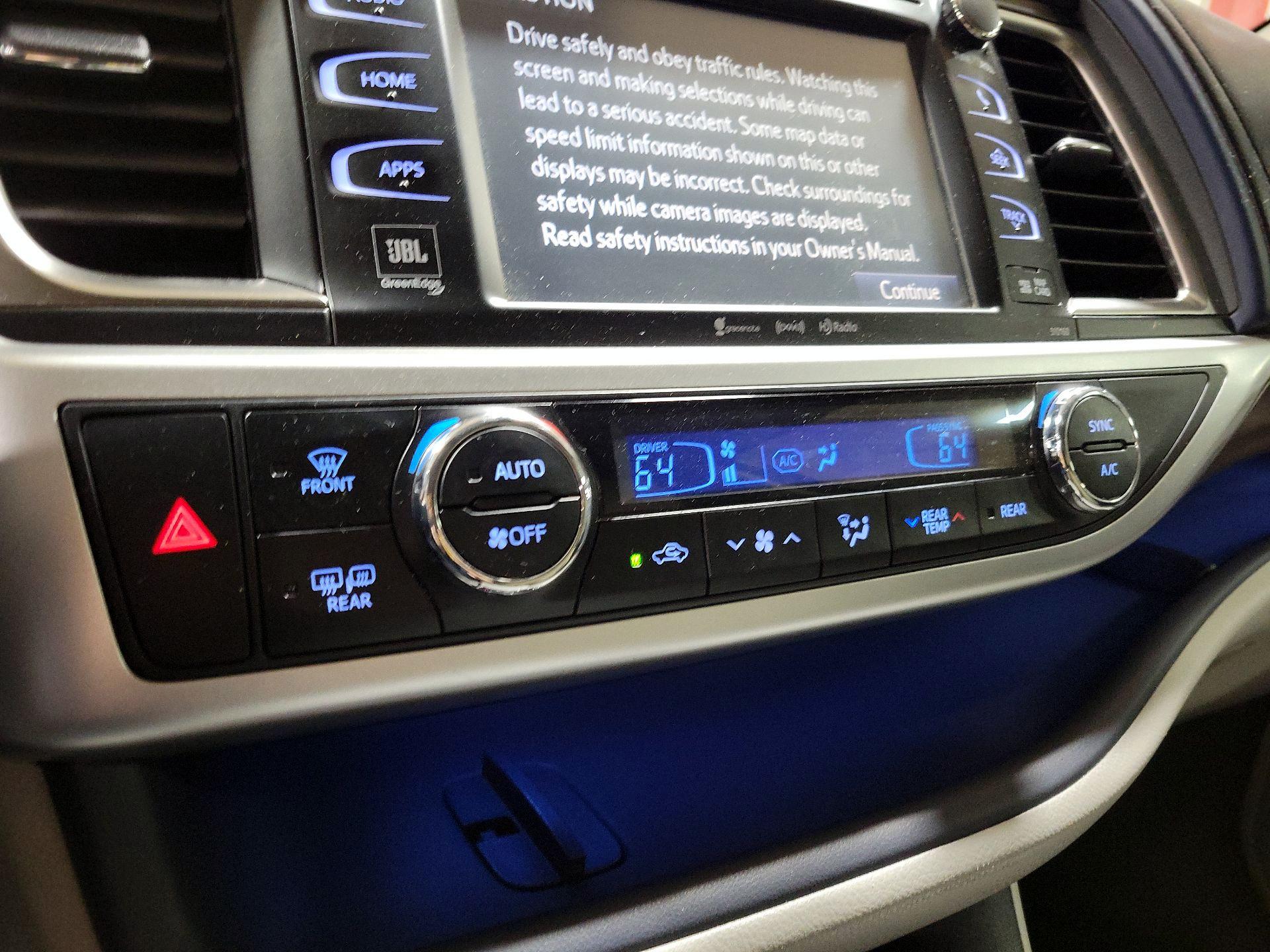 Thumbnail: 2016 Toyota Highlander - 16