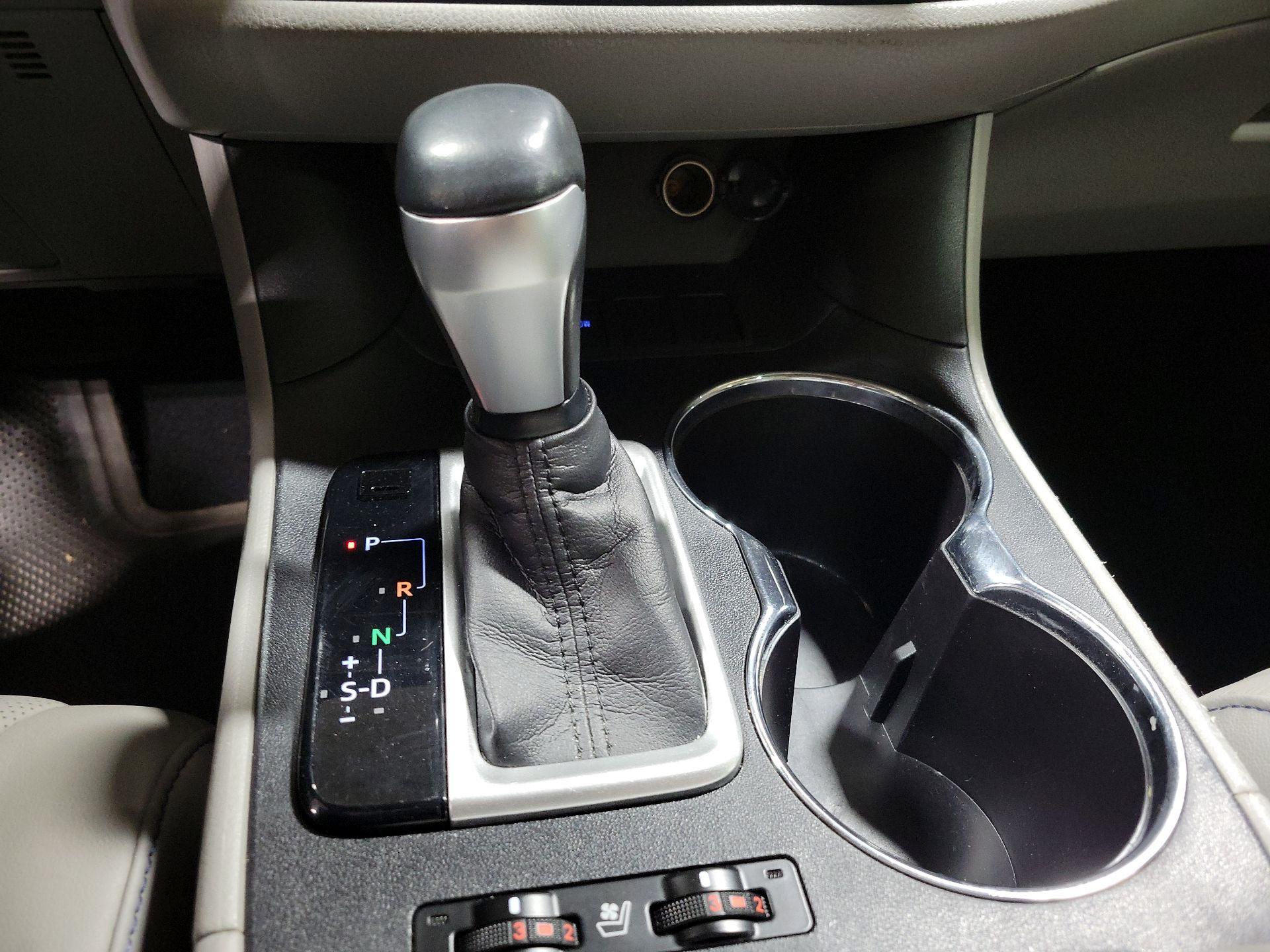 Thumbnail: 2016 Toyota Highlander - 17